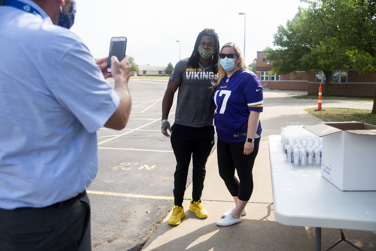 NFL draft pick KJ Osborn gives back to Ypsilanti Lincoln community