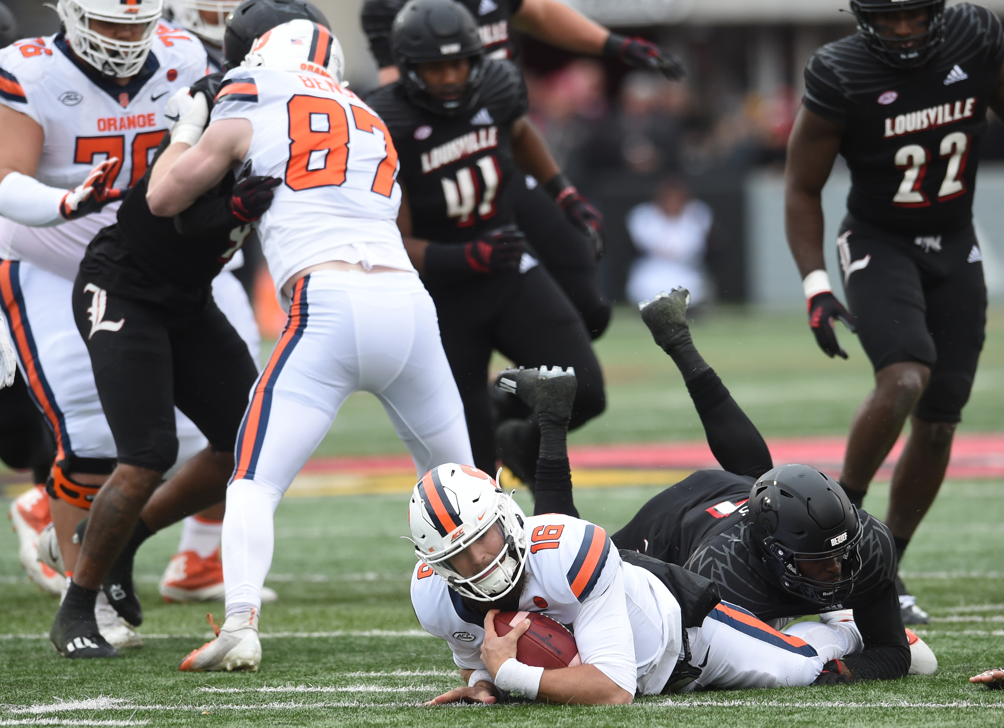 Lamar Jackson's Jersey Retired & Cunningham's 5 TDs lead Louisville's 41-3  over Syracuse