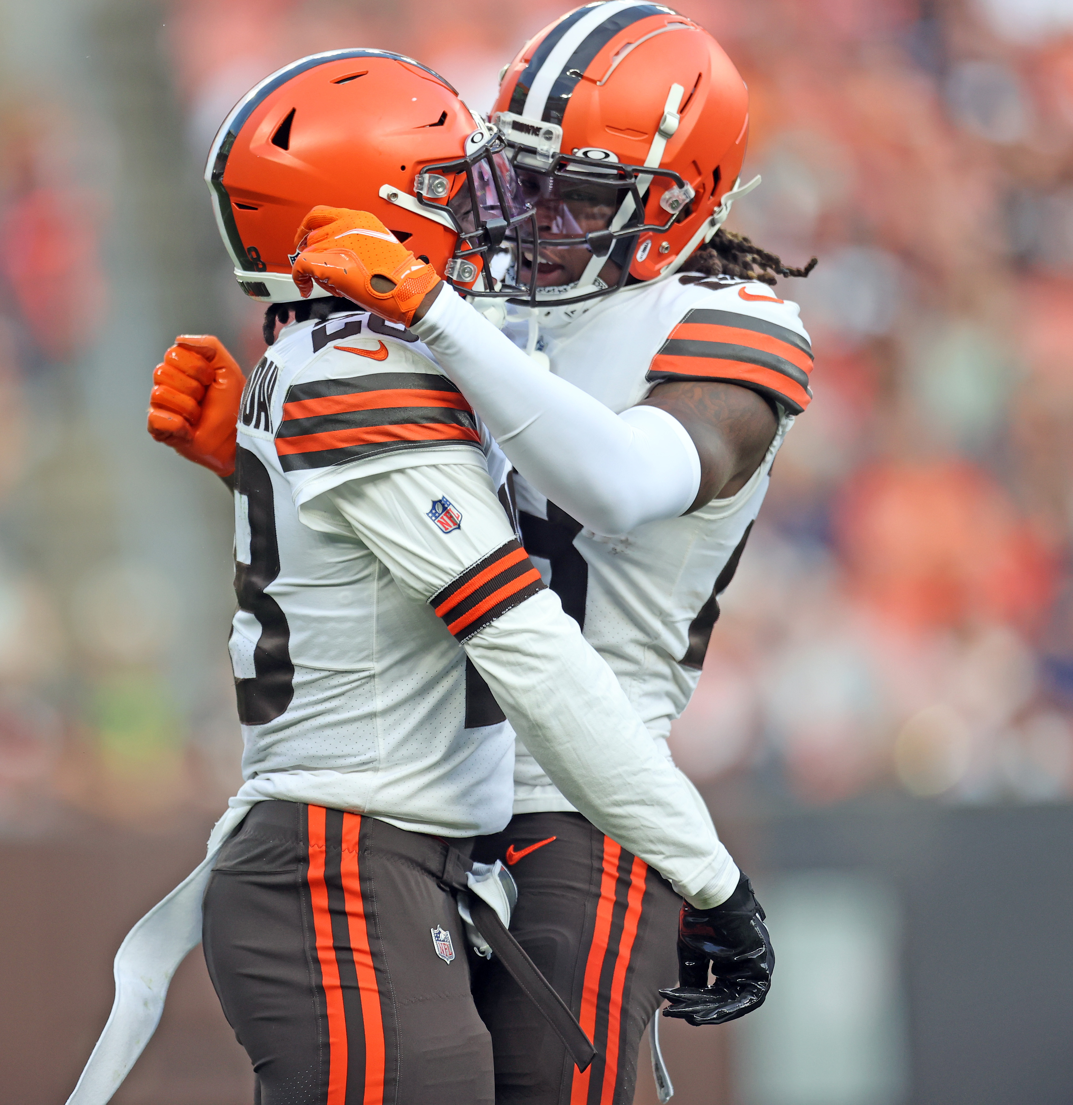 CLEVELAND, OH - SEPTEMBER 18: Cleveland Browns cornerback Martin