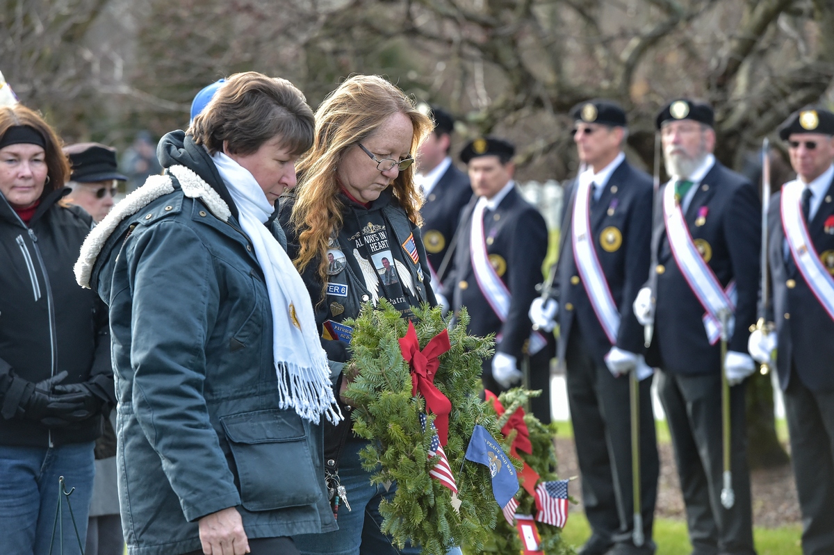 Wreaths across America at the Massachusetts Veterans Memorial Cemetery ...
