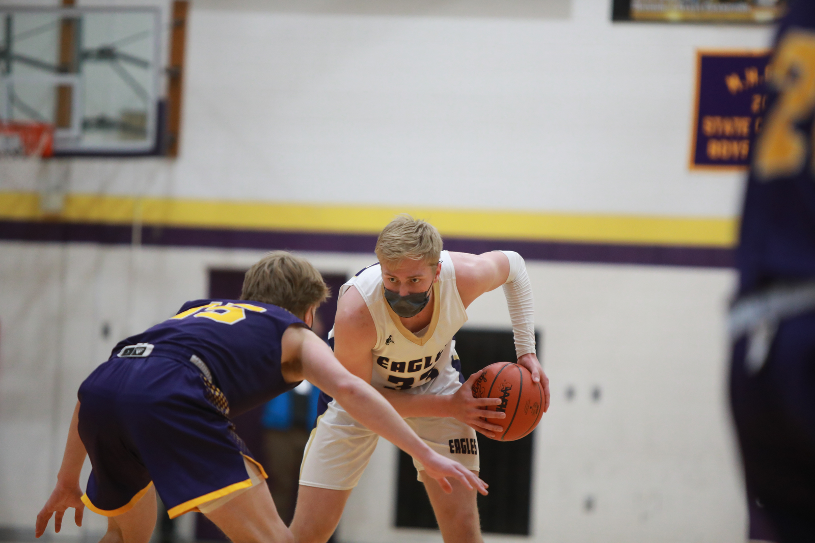 Schoolcraft defeats Kalamazoo Christian to win the division 3 regional