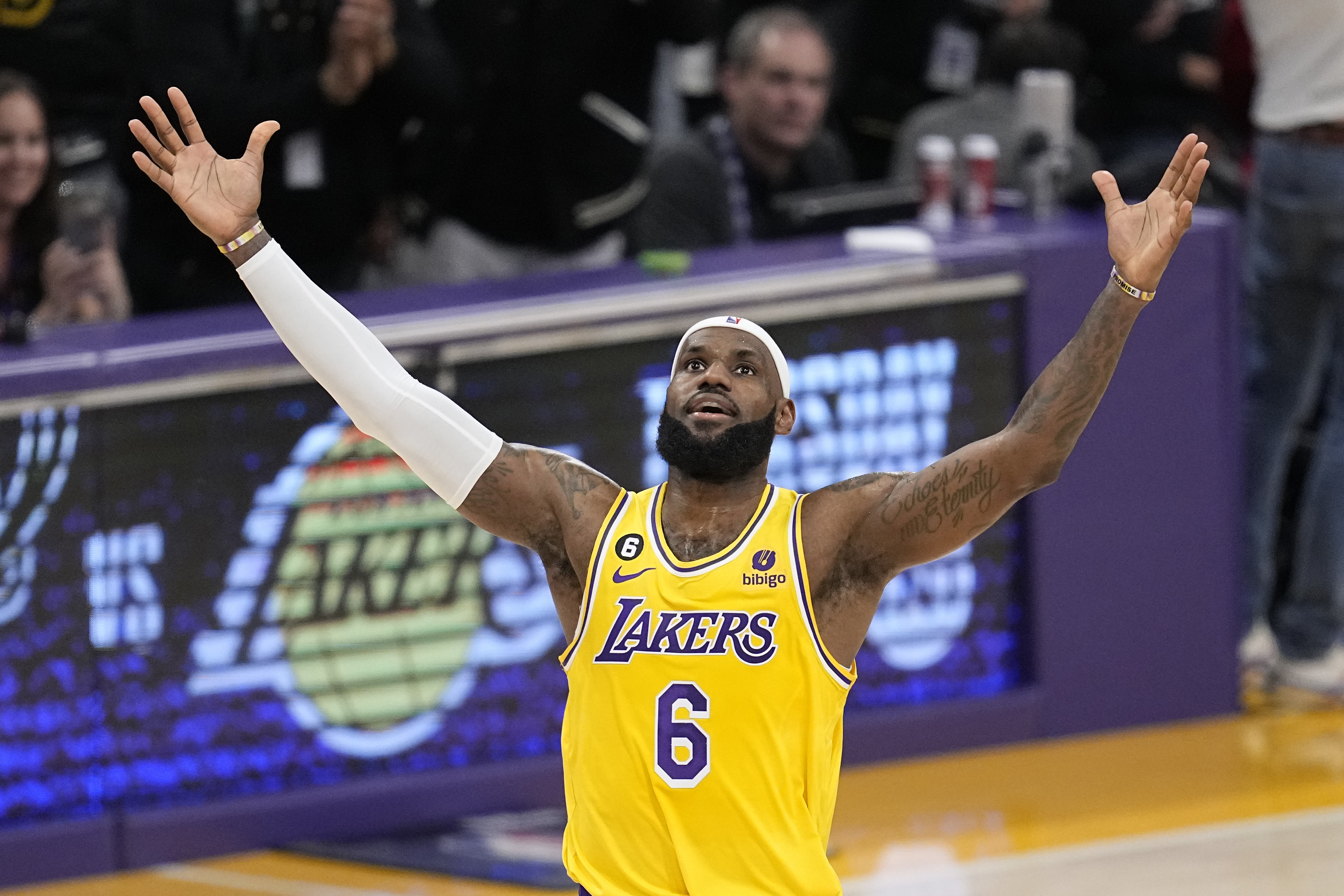 LeBron James posts photos in full Lakers jersey for first time