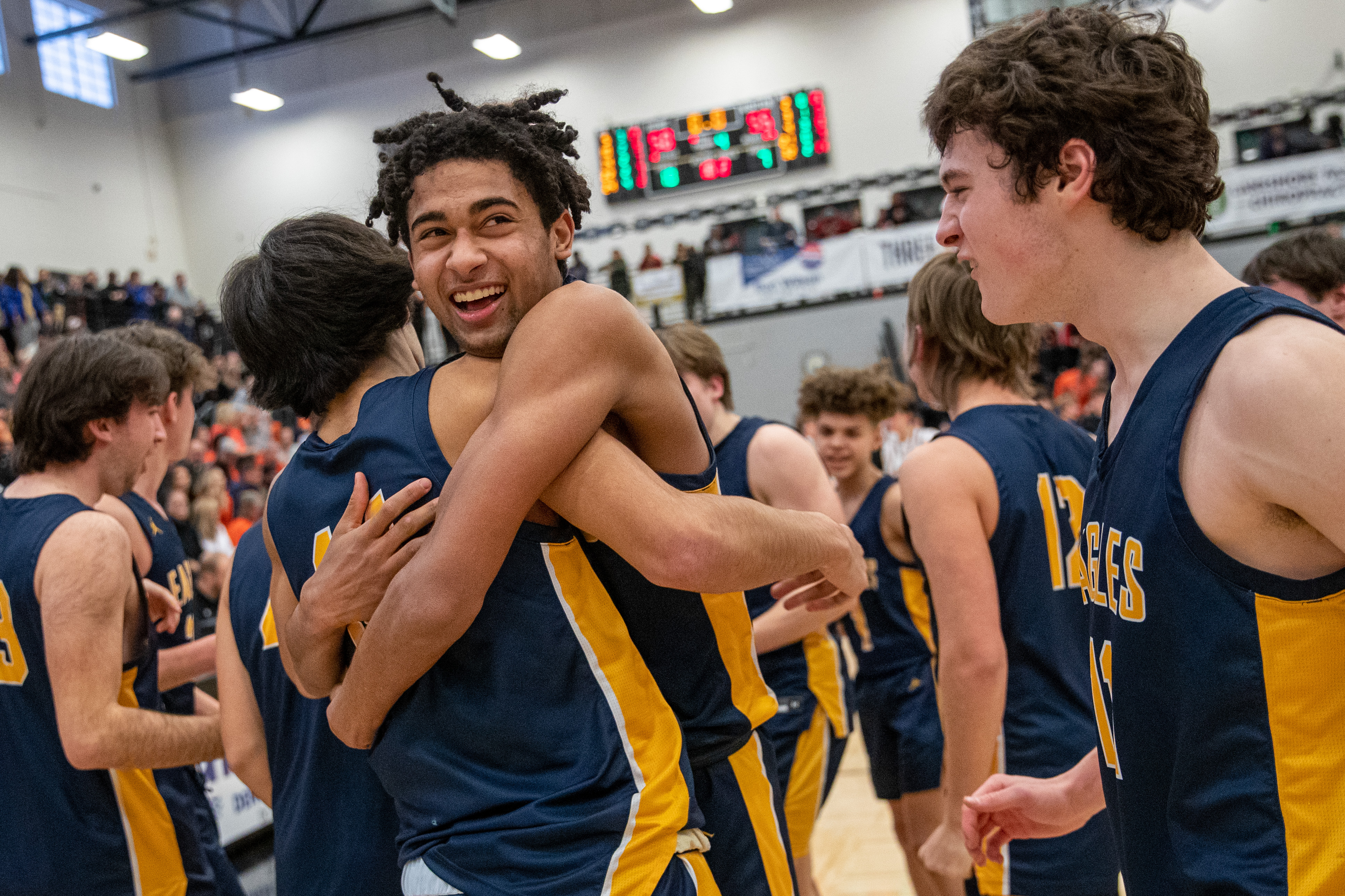 North Farmington vs. Orchard Lake St. Mary's boys basketball regional  semifinal photo gallery – The Oakland Press