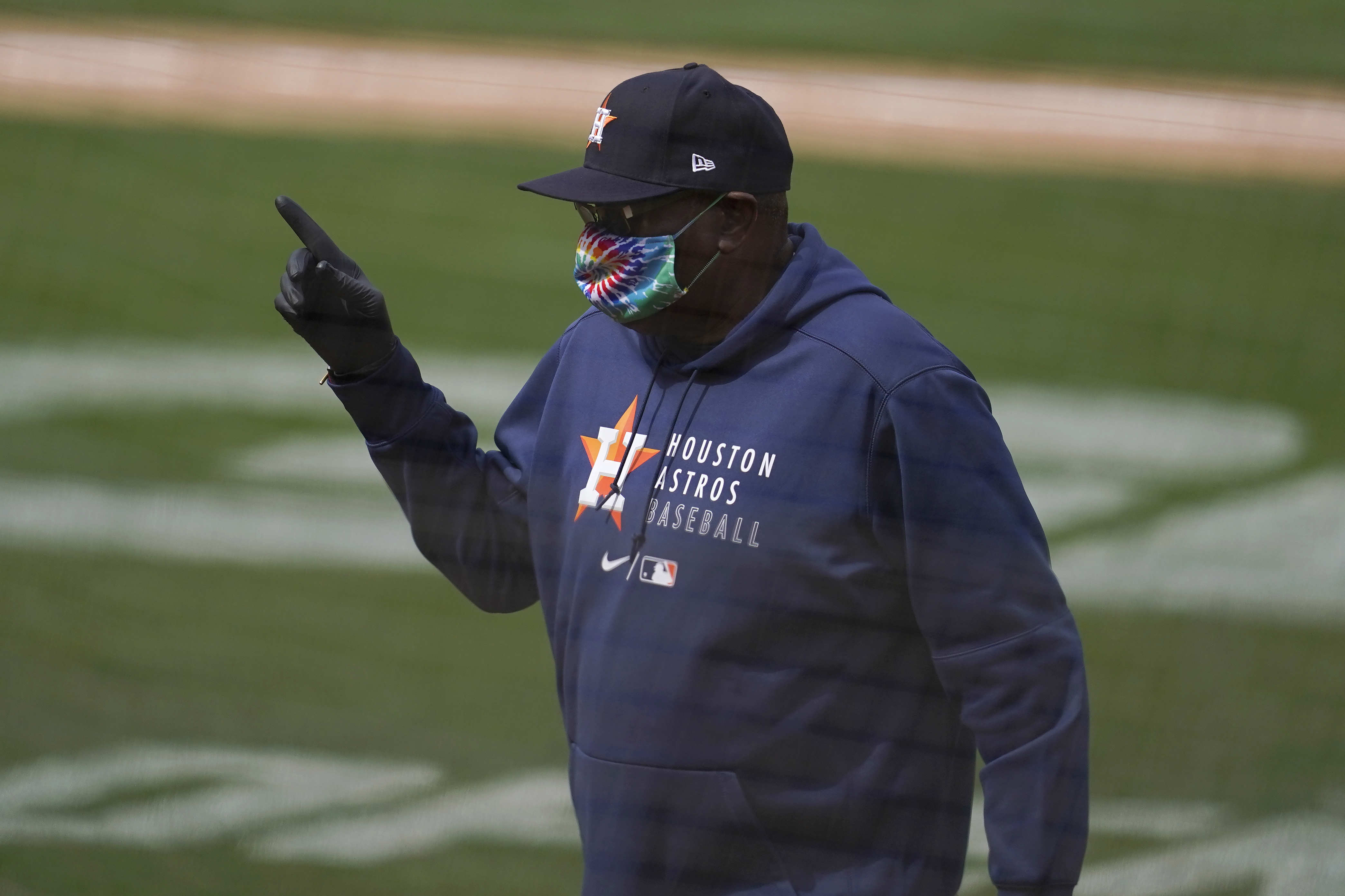 Astros manager Dusty Baker tests positive for COVID-19