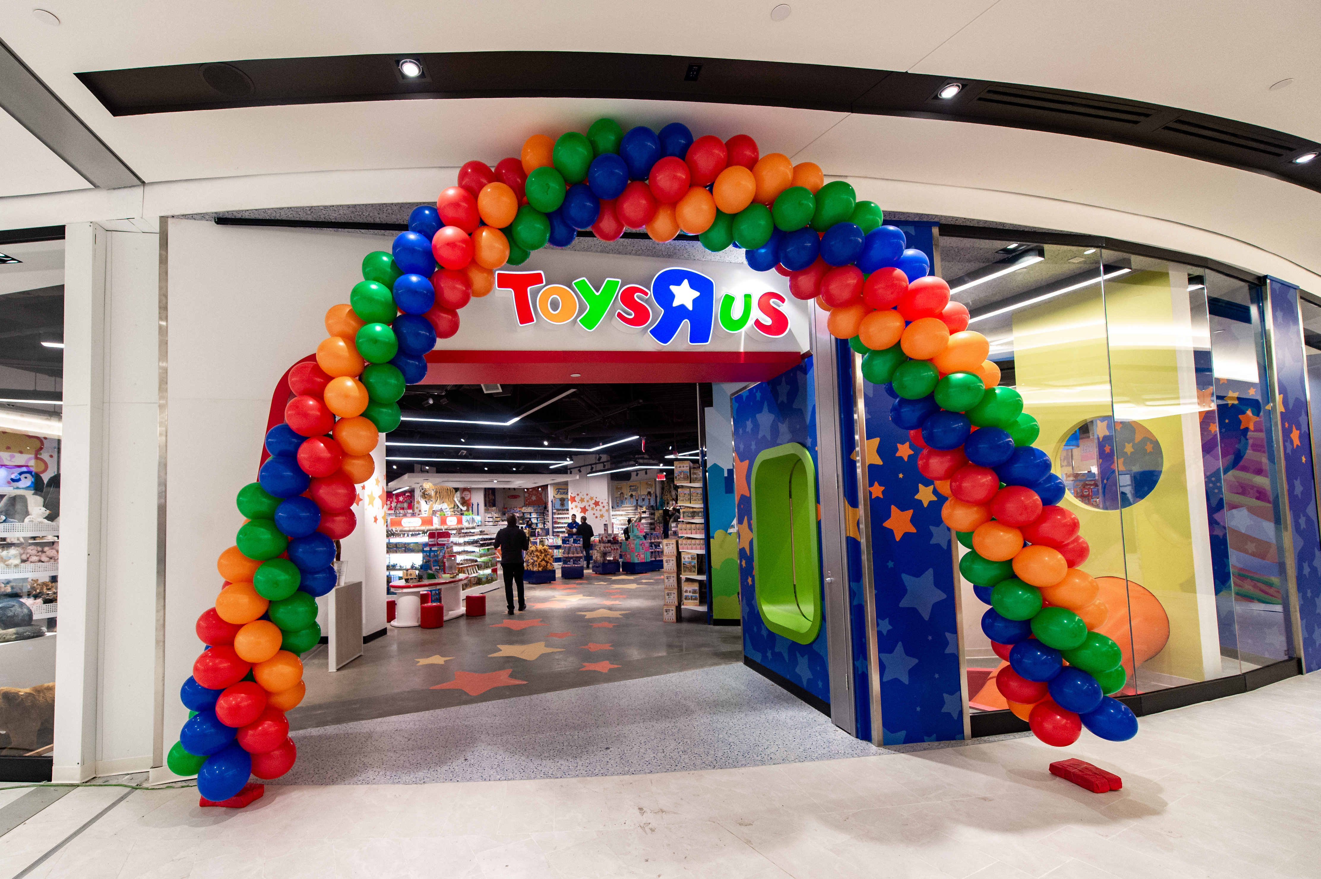 Toys R Us To Return Opening In Every