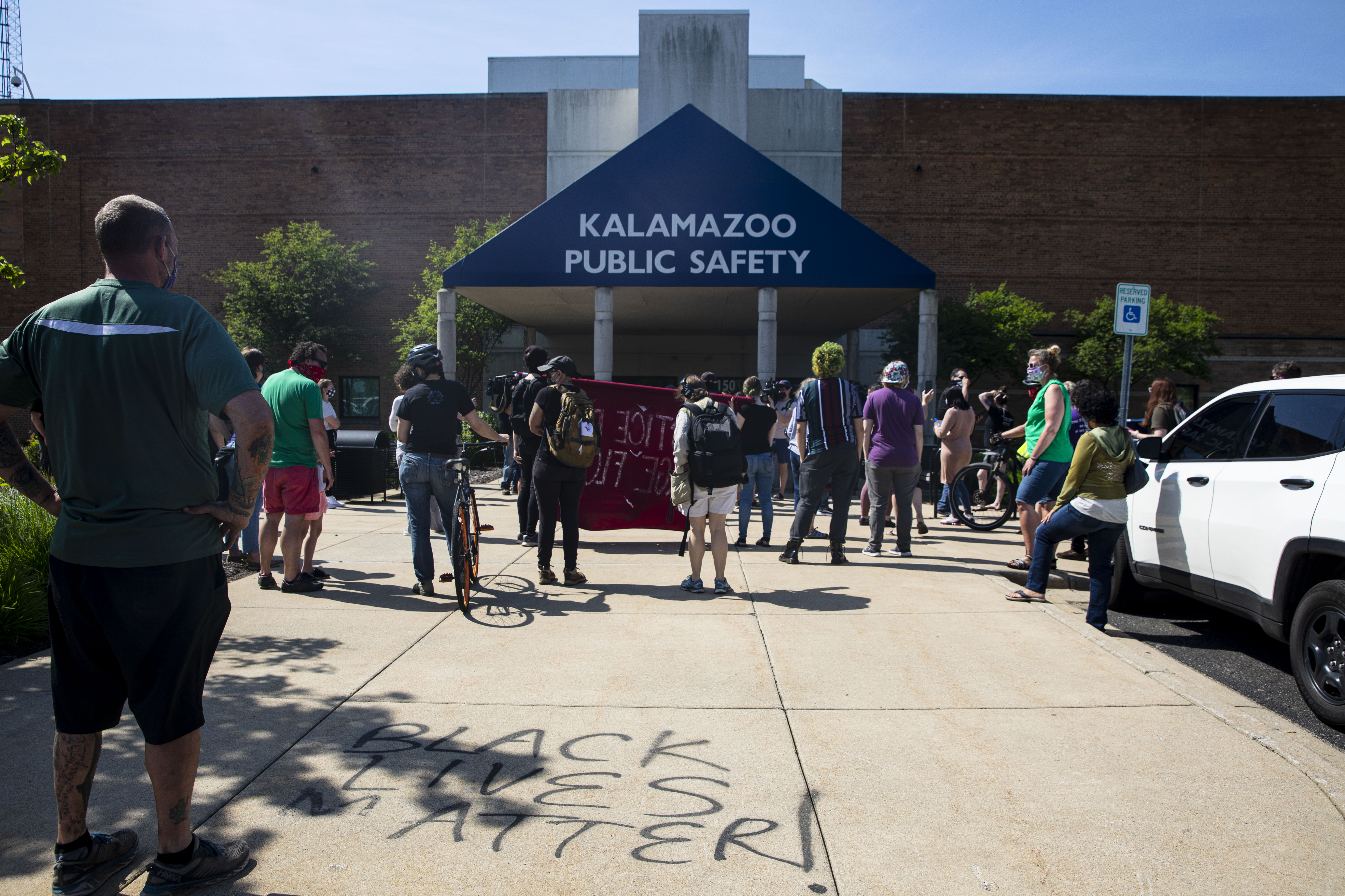 Kalamazoo Department of Public Safety holds public press conference ...