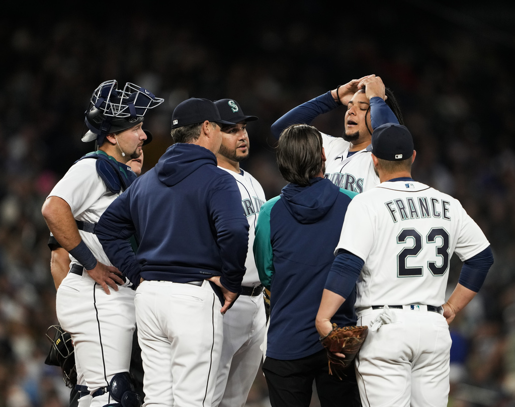 Pitch clock sparks Mariners rally for 3-0 win over Guardians