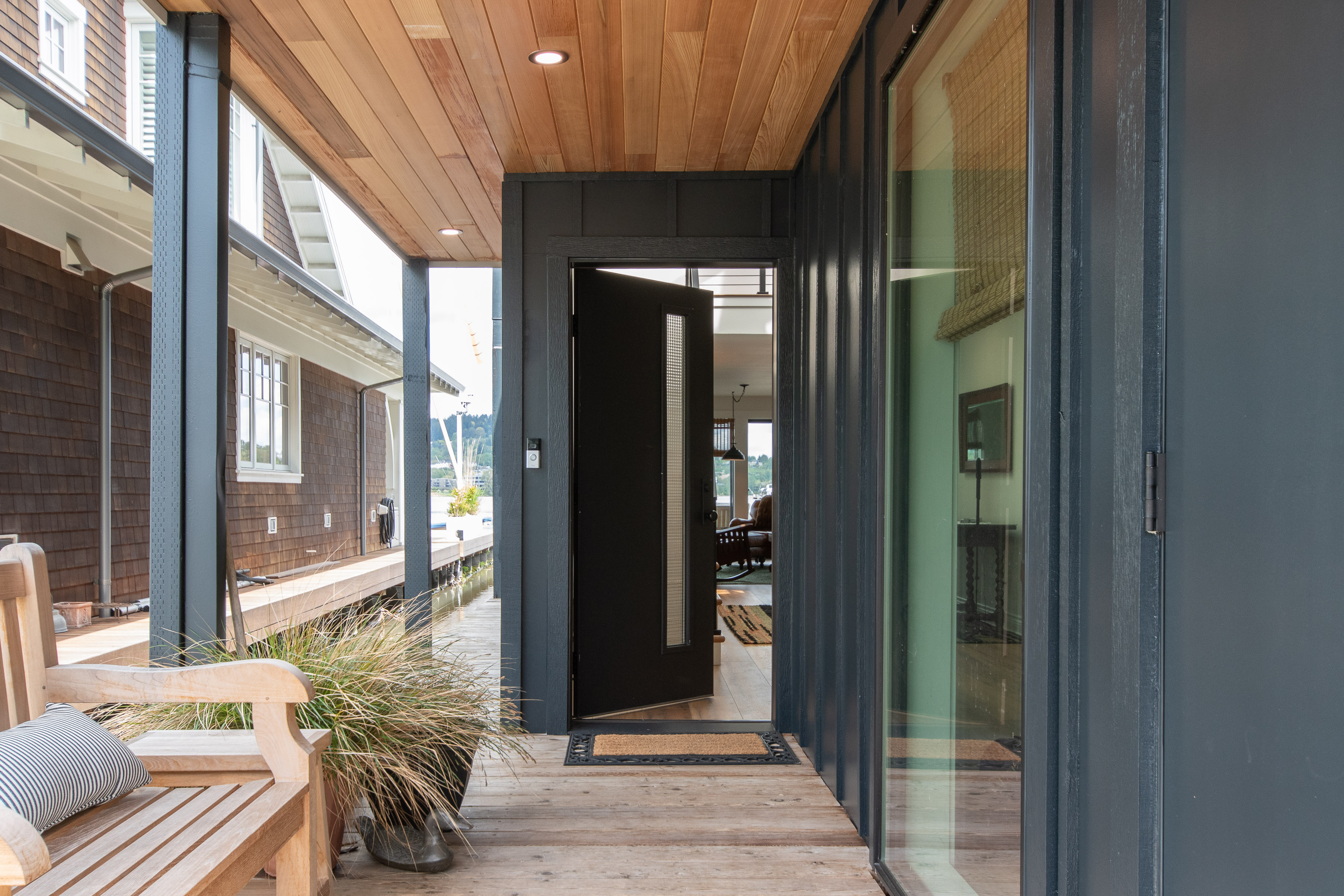 Oregon Yacht Club floating home