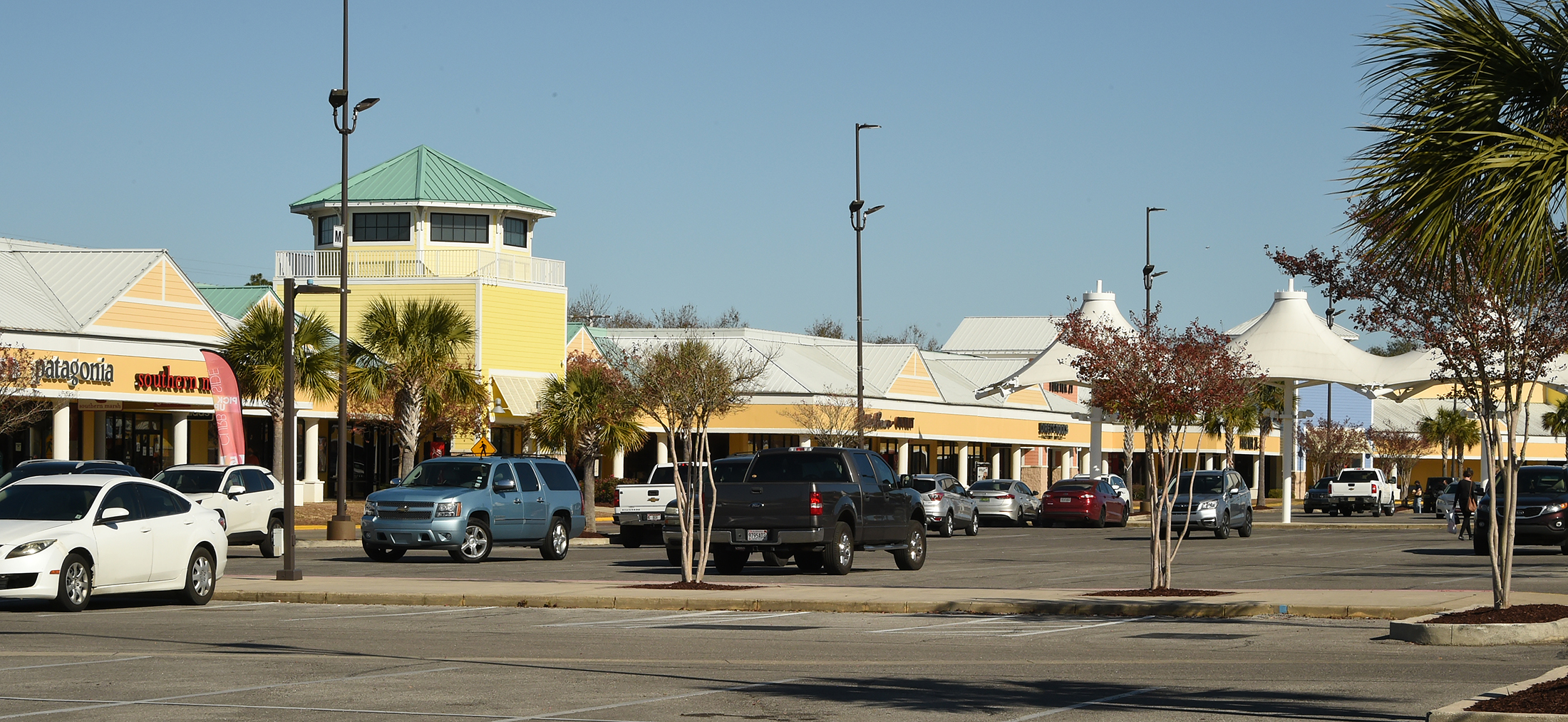 Is a GameStop-style stock fight ahead for Tanger Outlet malls? - al.com