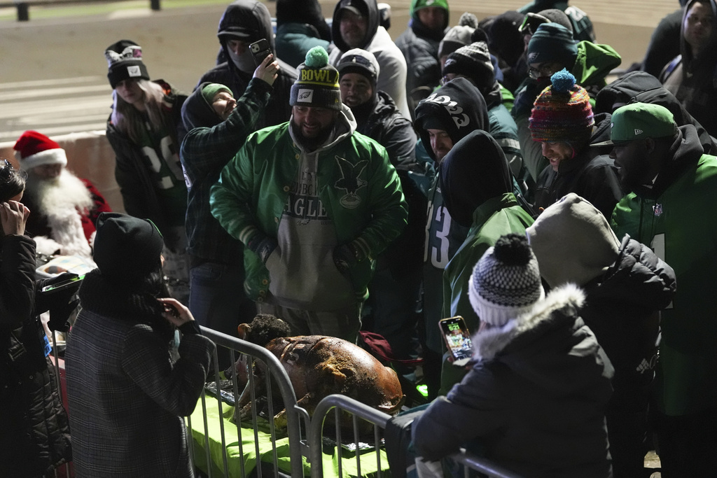 Philadelphia fans celebrate beloved Eagles with Super Bowl parade on ...