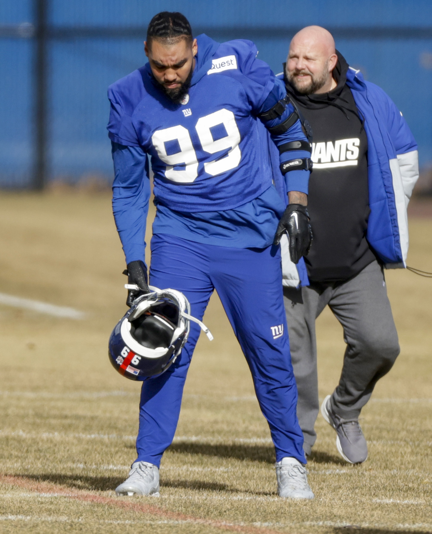 Giants' Azeez Olulari optimistic after exiting with ankle injury