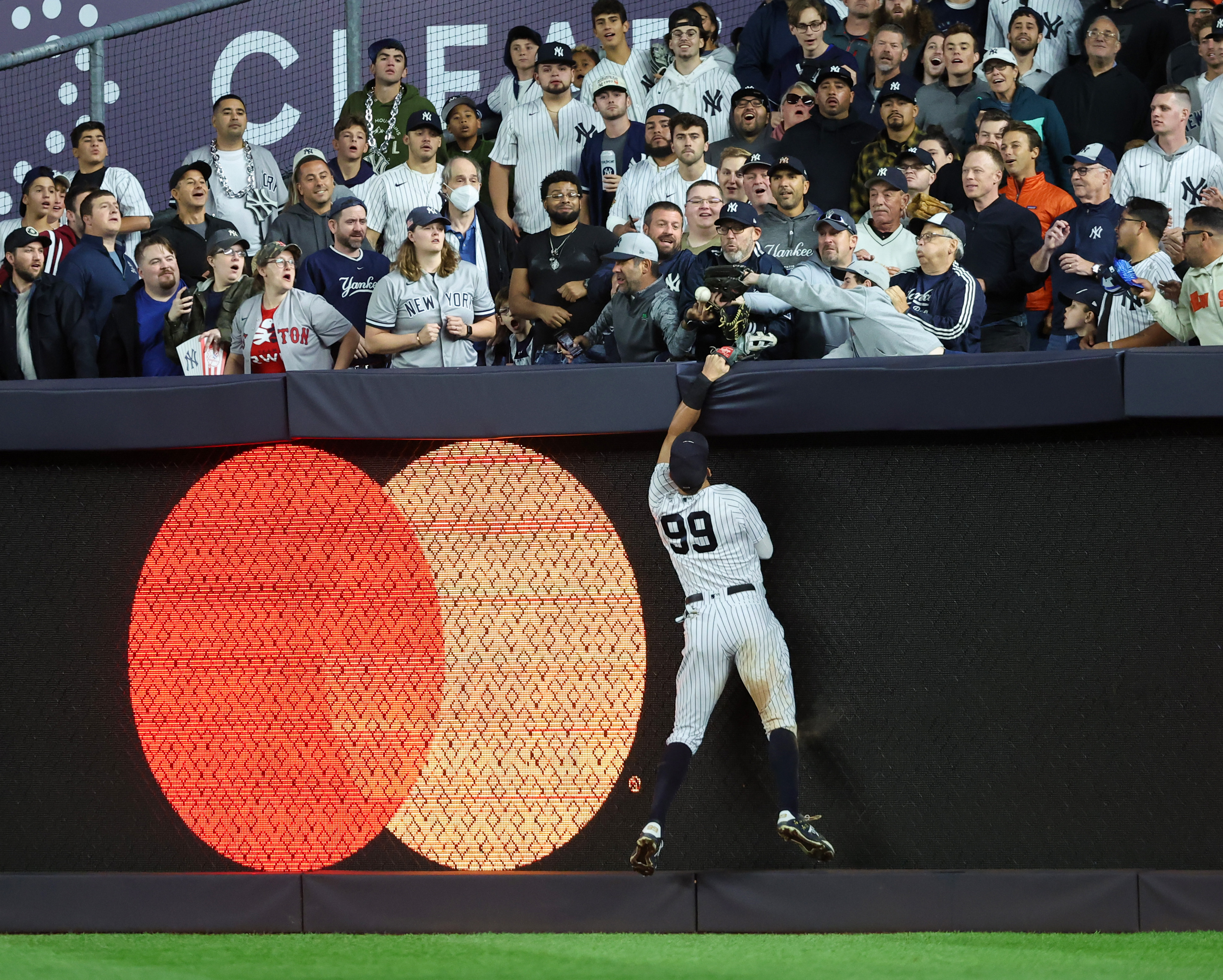 Aaron Judge stuck at 60 home runs, Yanks beat Red Sox 5-4