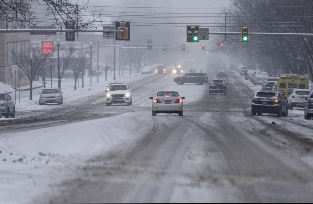 Snow falls on central Pa. - pennlive.com