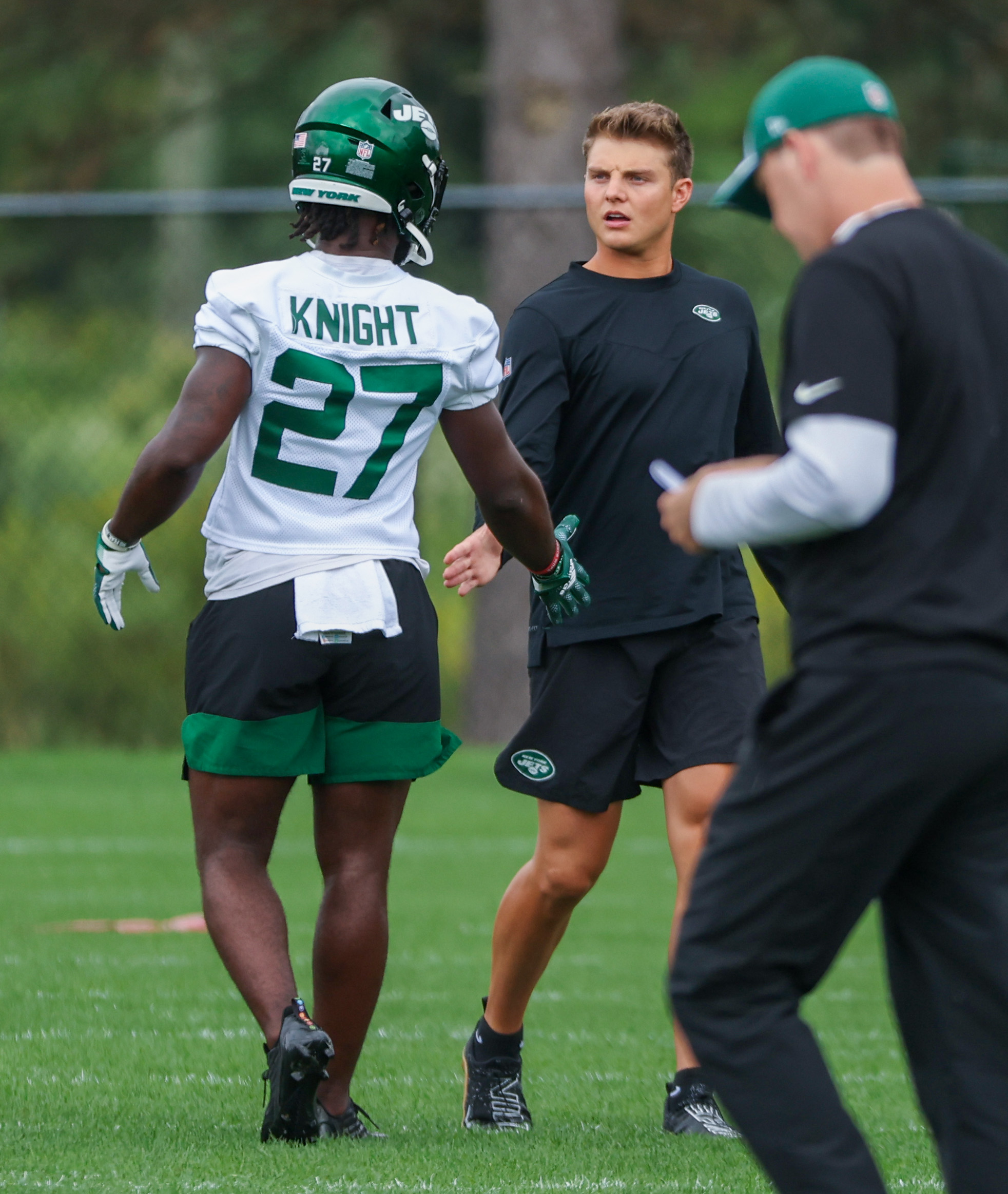 NY Jets: Enough of the veteran WRs, 'time for a youth movement' in