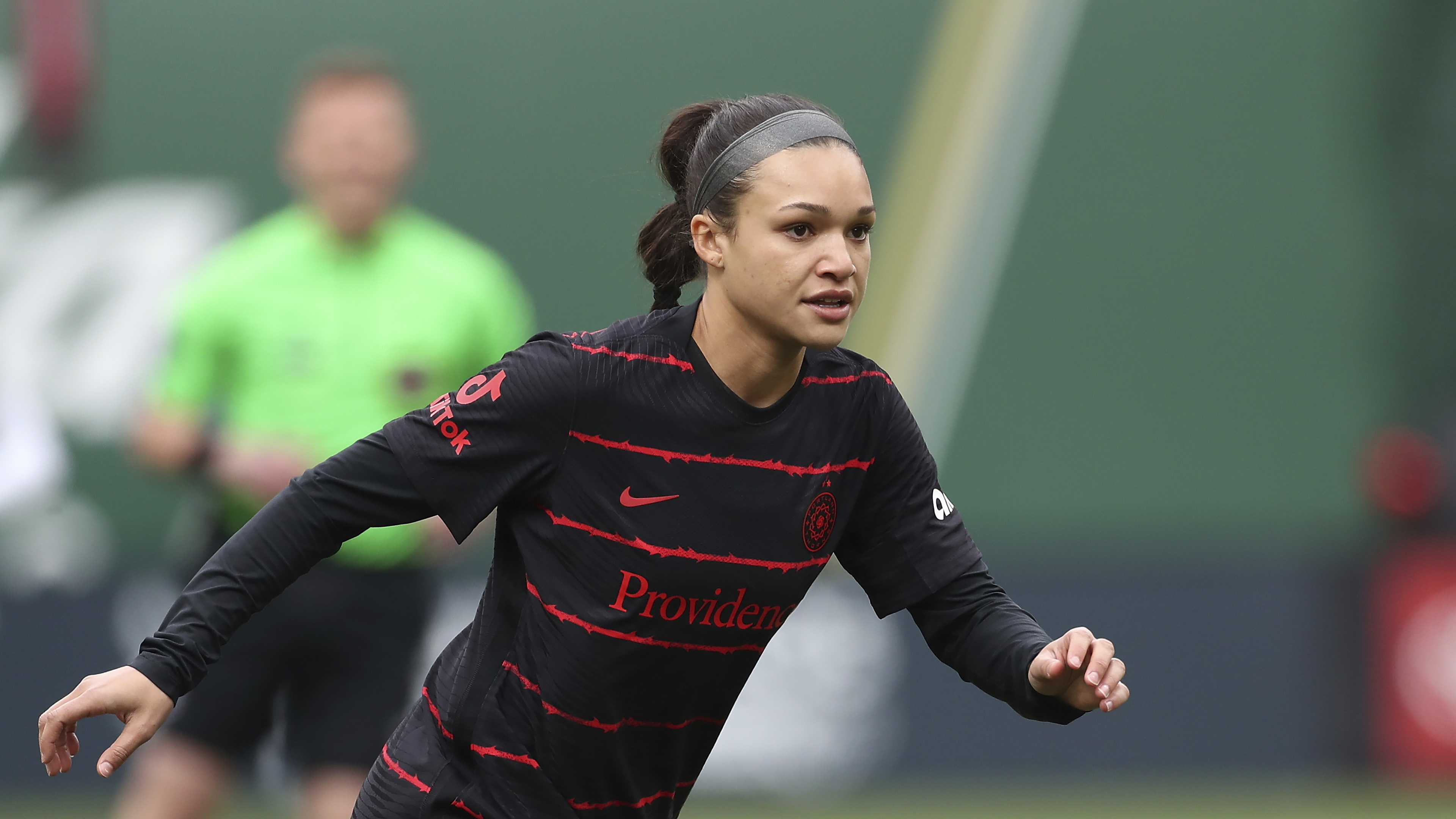 Sophia Smith dazzles with hat trick as Portland Thorns stave off