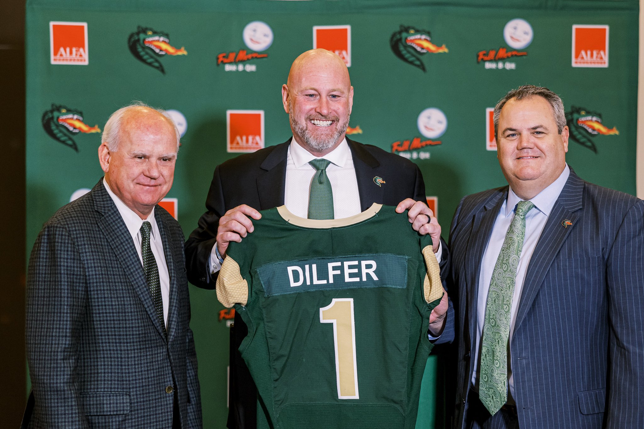 UAB Football on X: Coach Dilfer signs 15 players on #NSD23 and isn't done  yet 