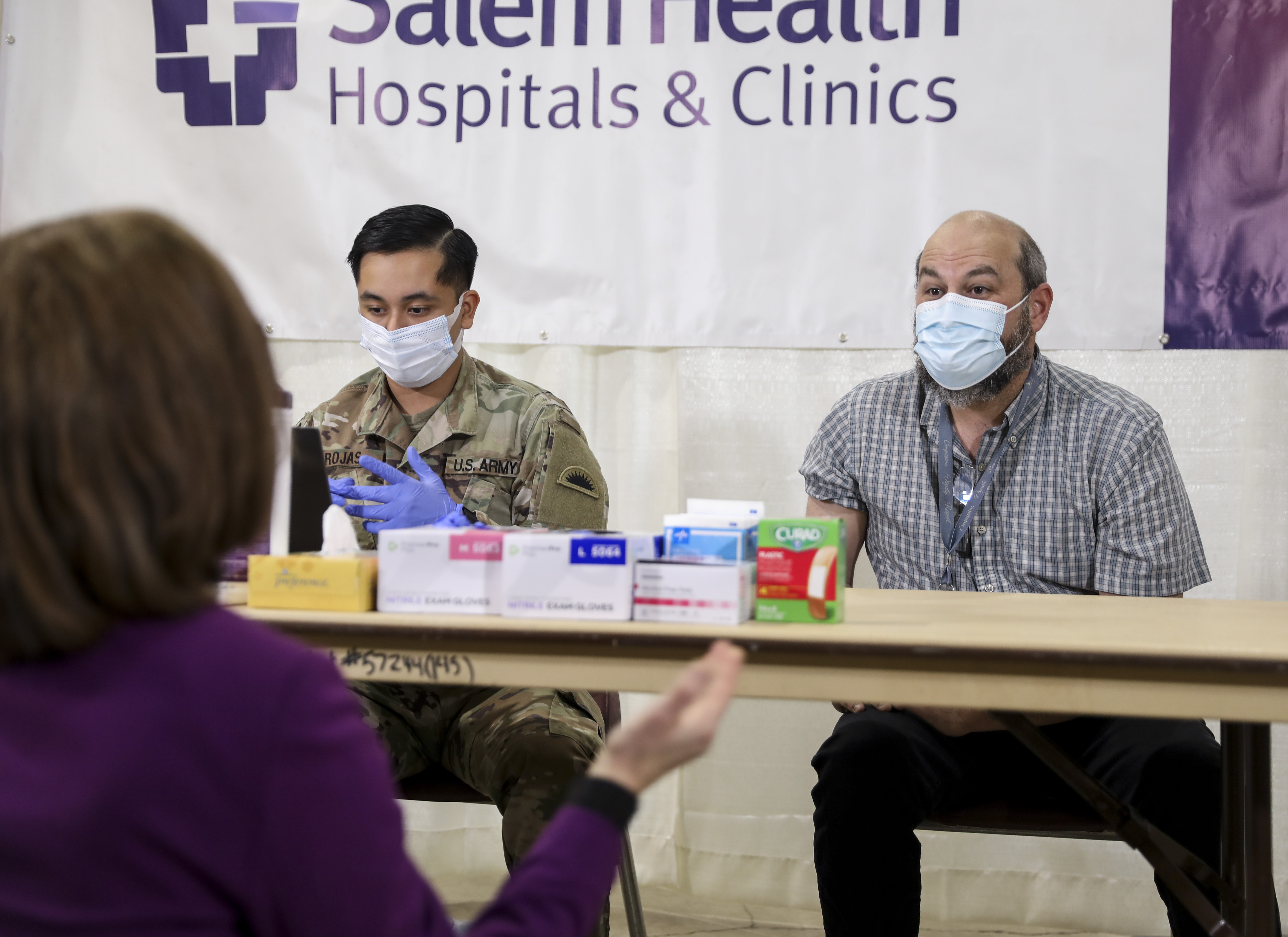 Gov. Brown visits vaccination clinic at Oregon State Fairgrounds ...
