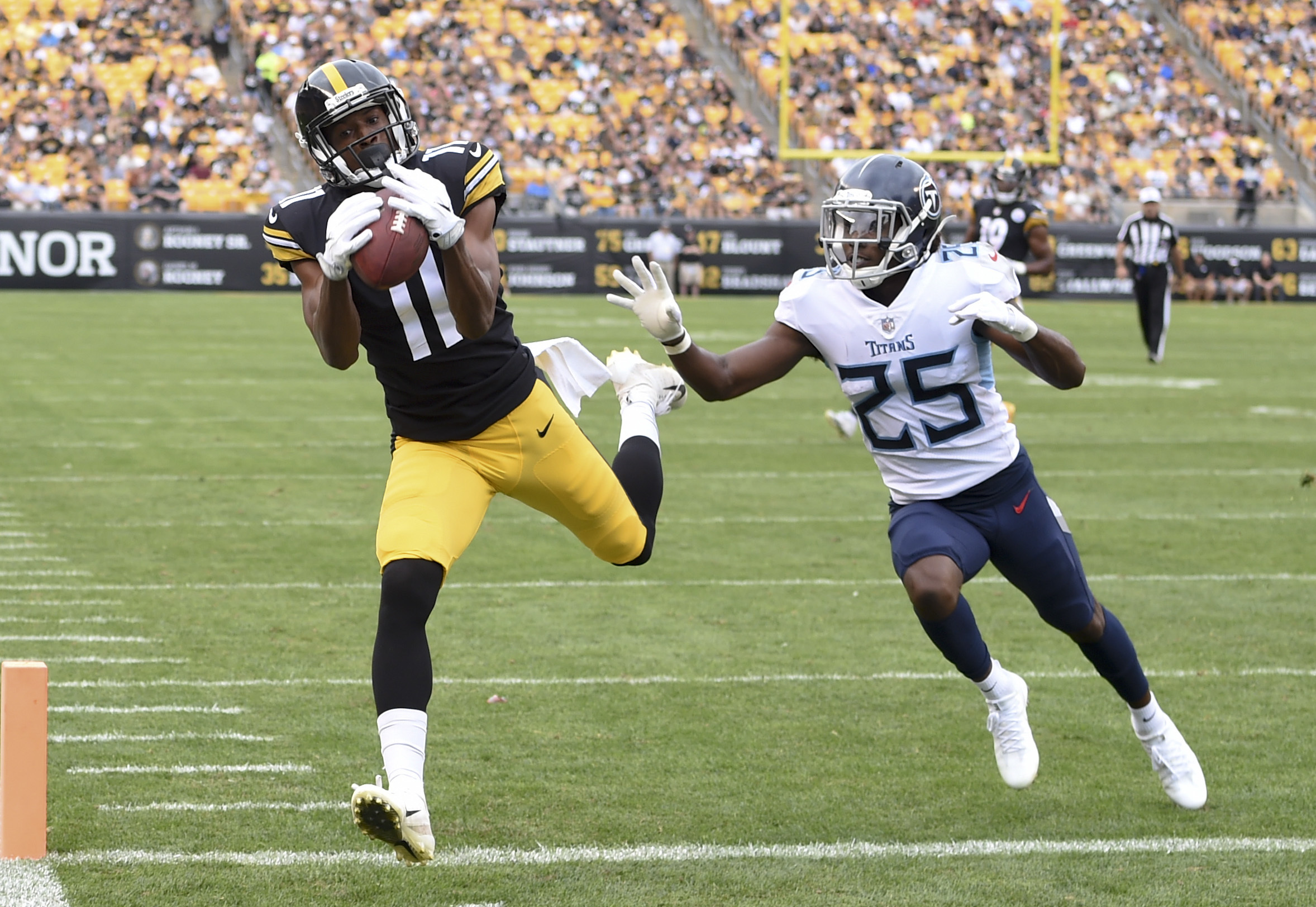 Steelers-Titans NFL game delayed after coronavirus outbreak