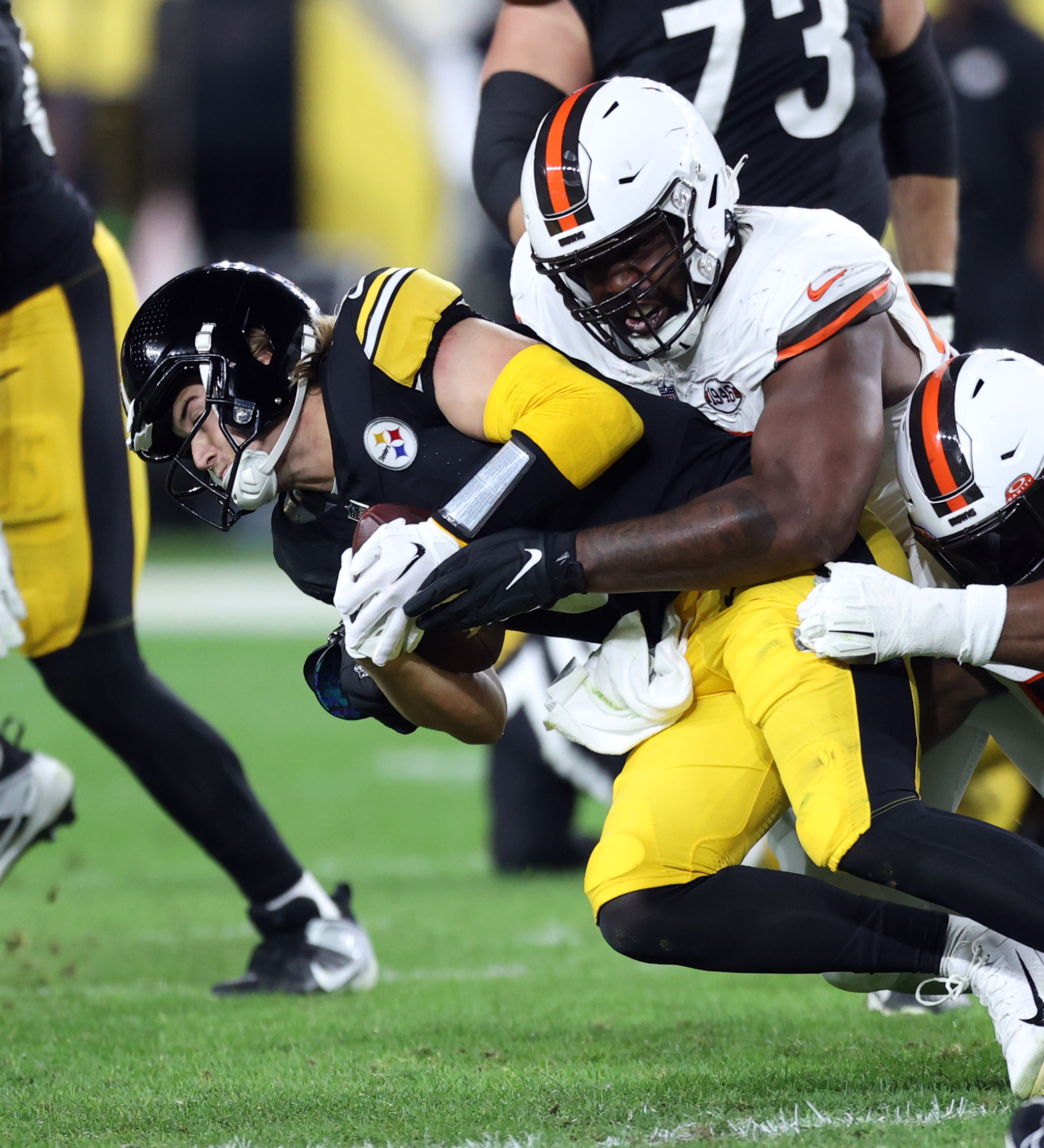 Alex Highsmith and T.J. Watt combine for Pittsburgh Steelers' second  defensive TD against Cleveland Browns, Video, Watch TV Show