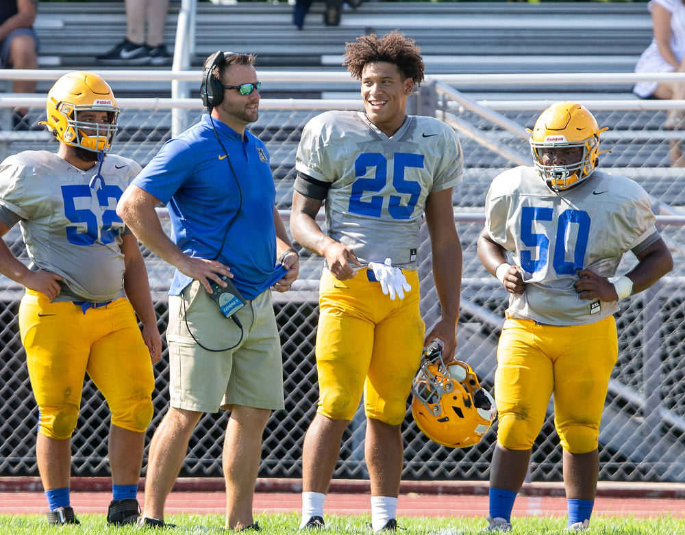 Middletown vs Northern scrimmage in high school football