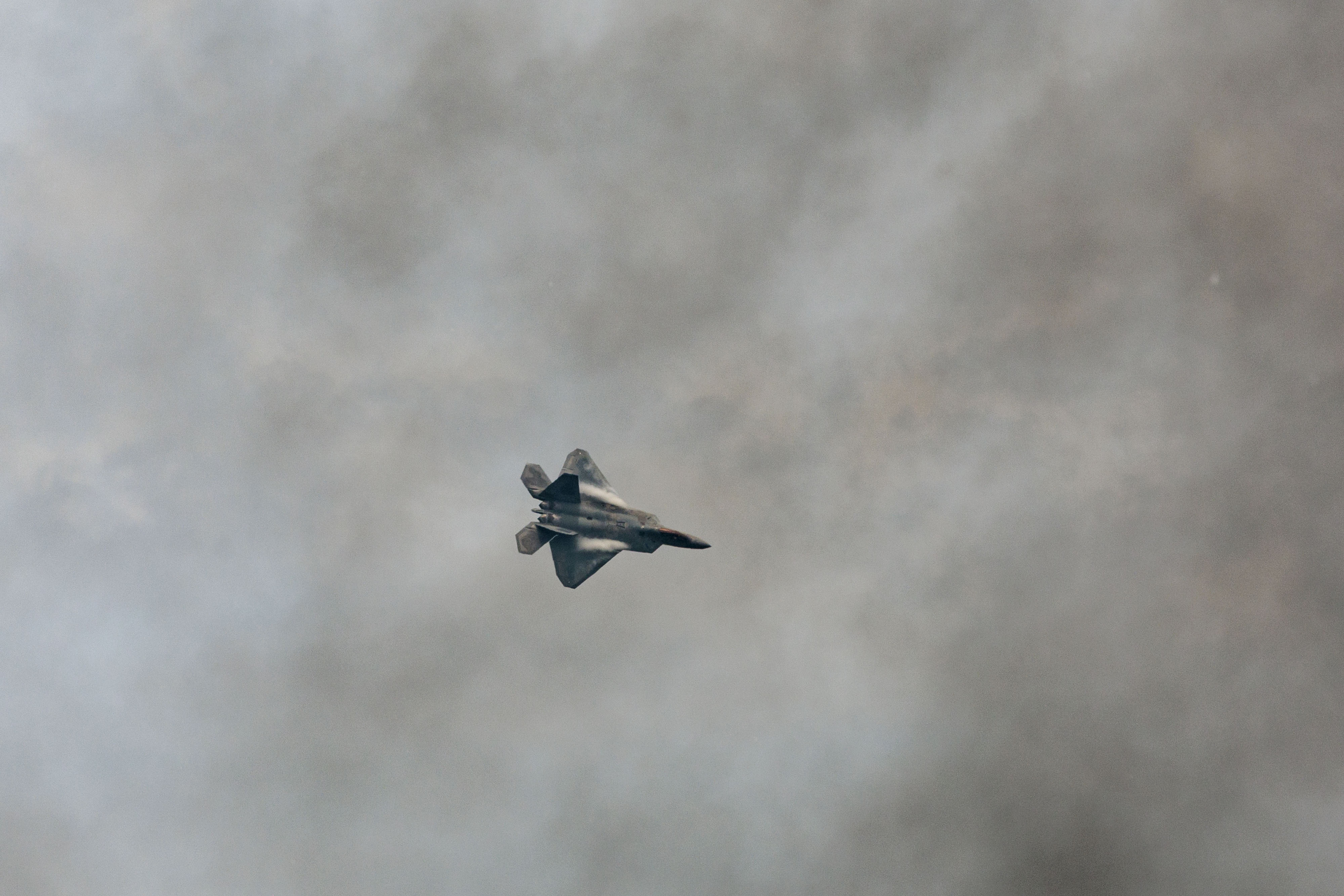 飛鸞　Mile 2025 Thunder over Michigan air show 2025 - mlive.com