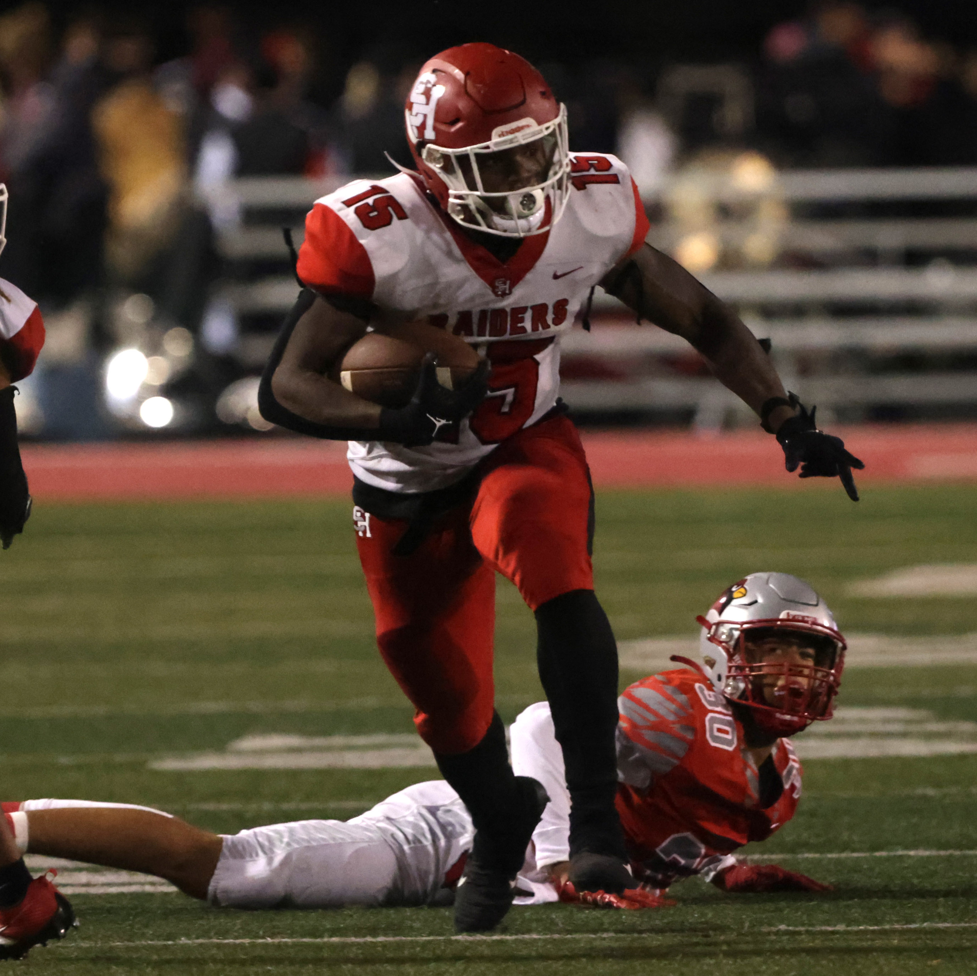 Shaker Heights vs. Mentor football: Cardinals QB Scotty Fox's 6 TDs lead  GCC win over Red Raiders 