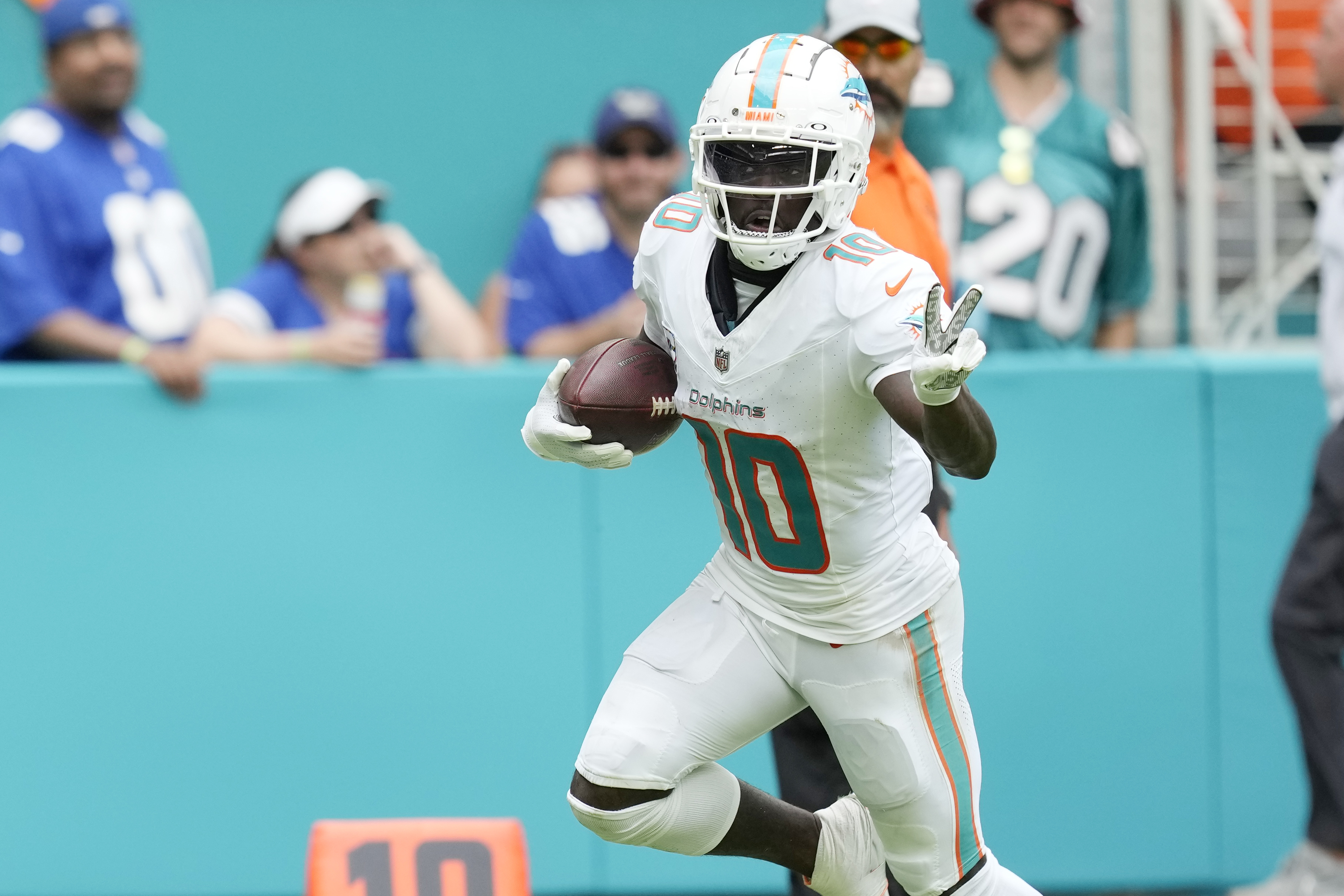 Dolphins linebackers rule Sunday