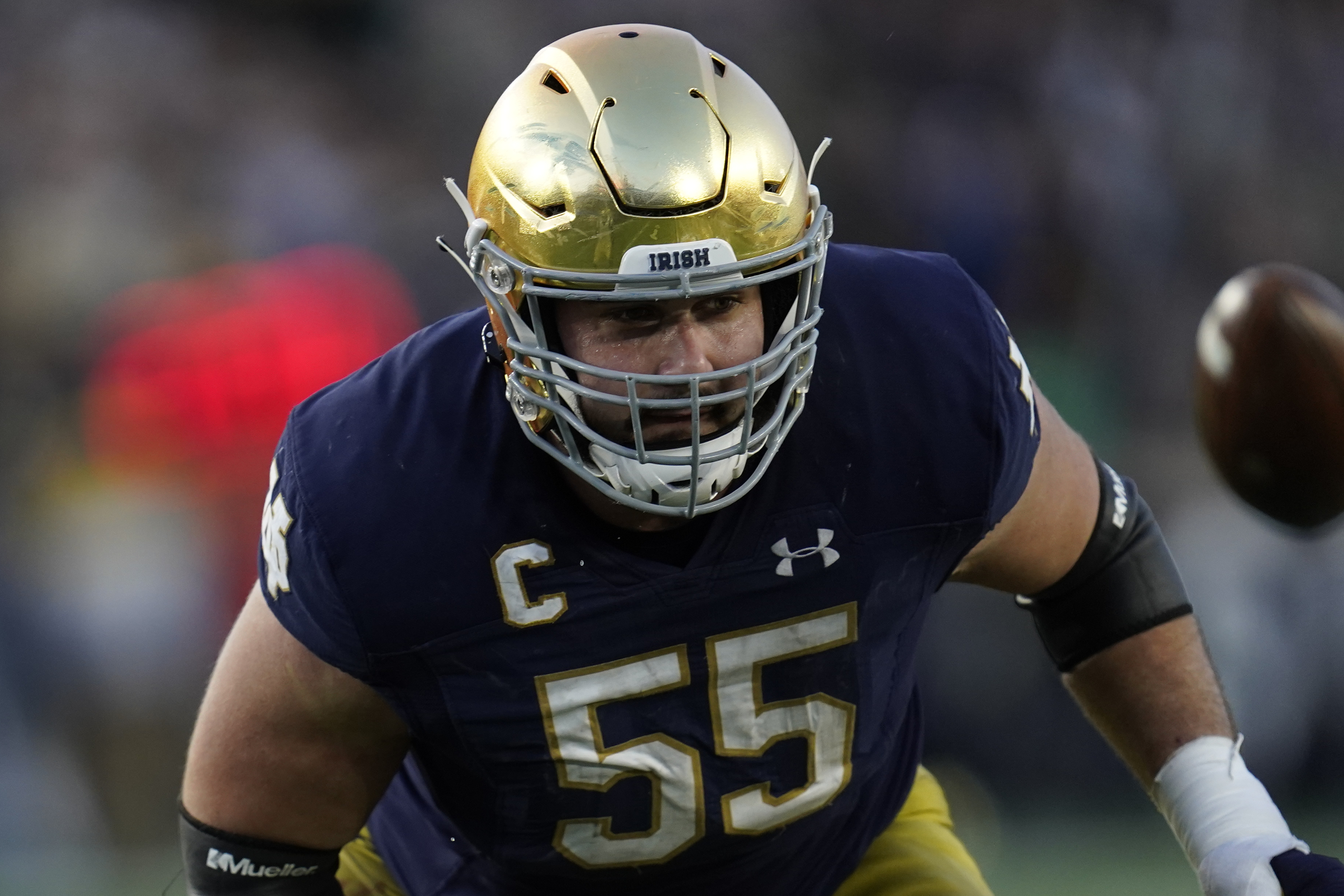 Notre Dame football moves Jarrett Patterson from center to guard