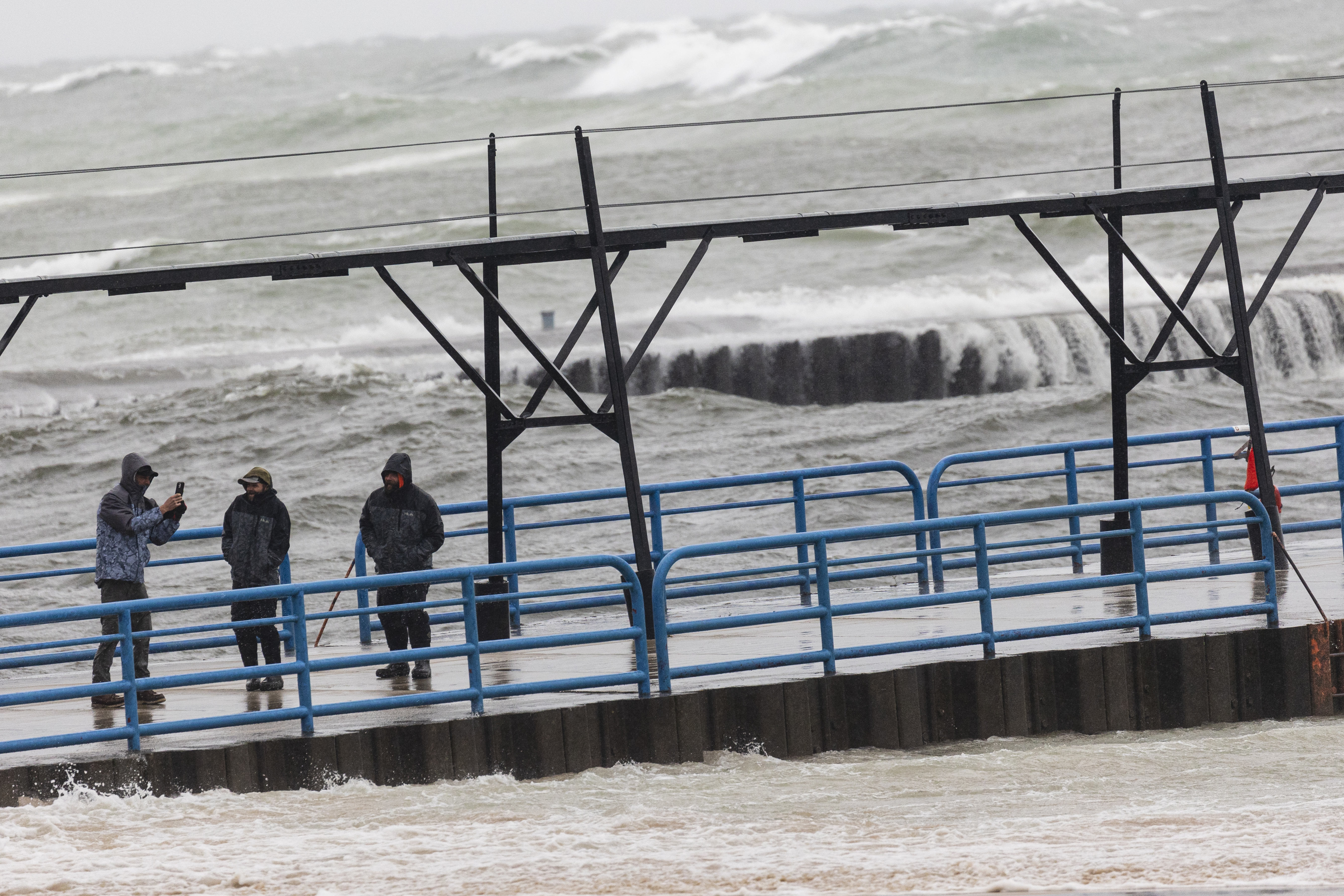 Massive waves pummel Lake Michigan's iconic lighthouses - mlive.com