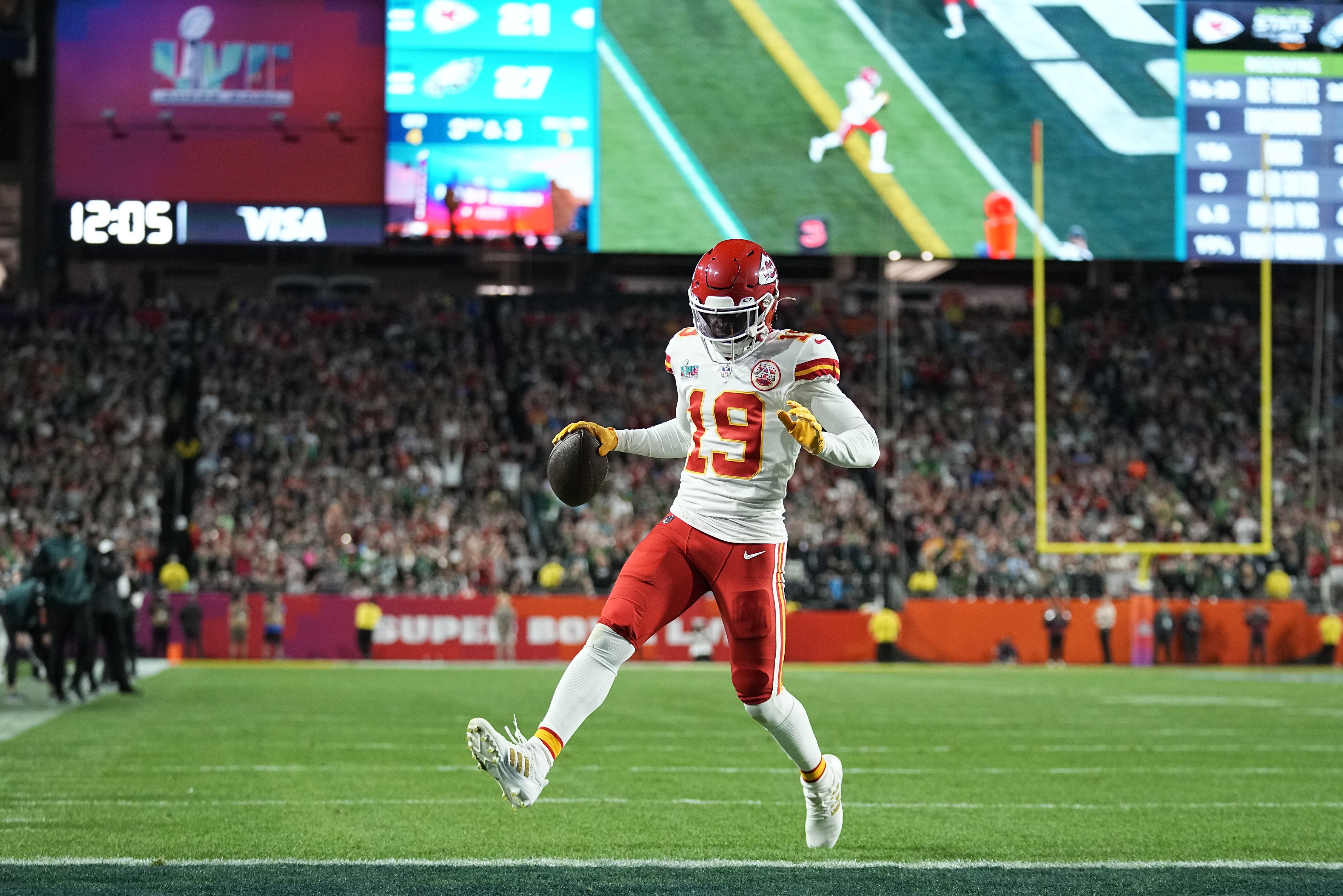 Toney Time: Chiefs wide receiver makes two huge plays in fourth quarter