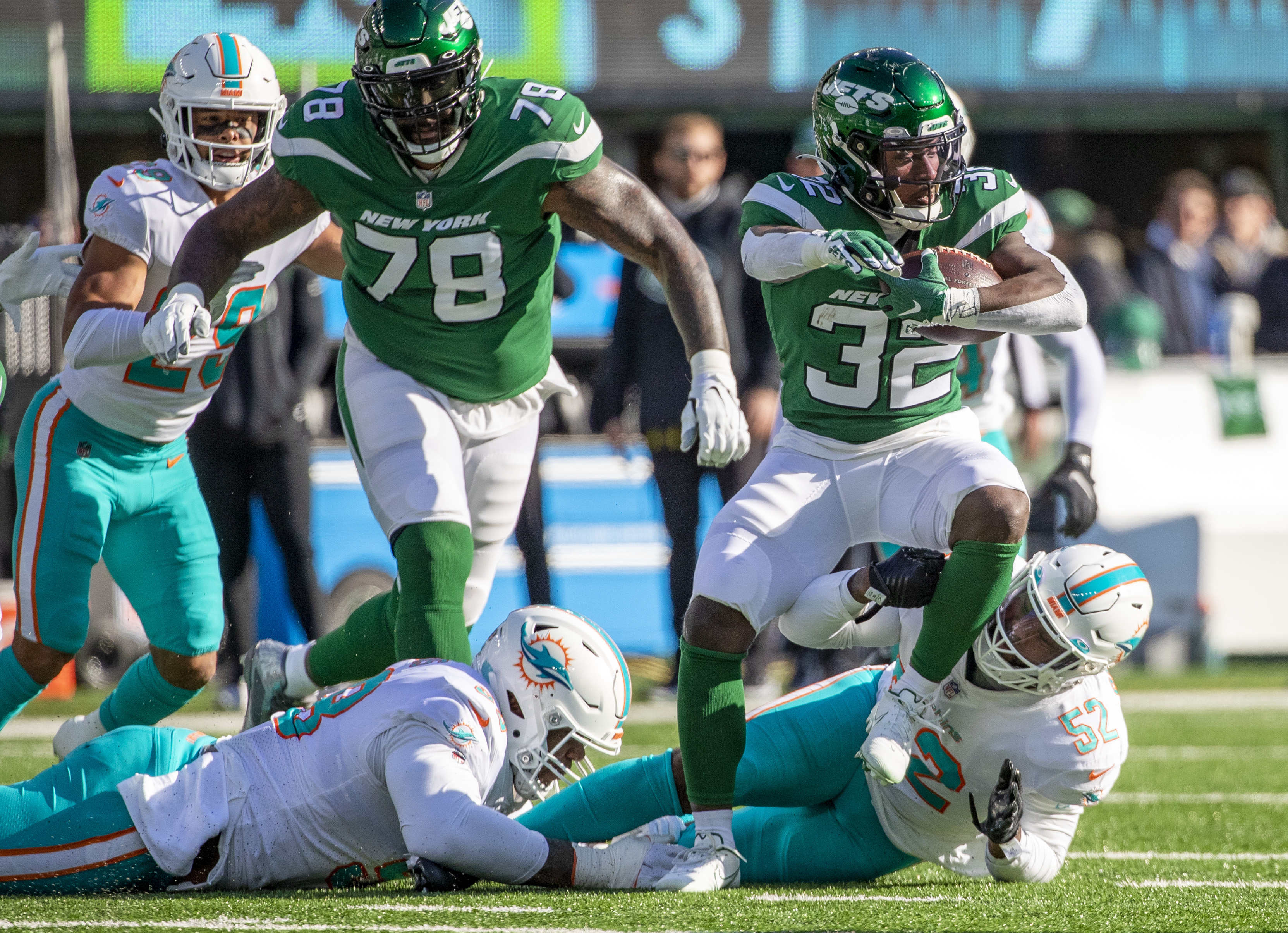 Miami Dolphins vs New York Jets - November 21, 2021