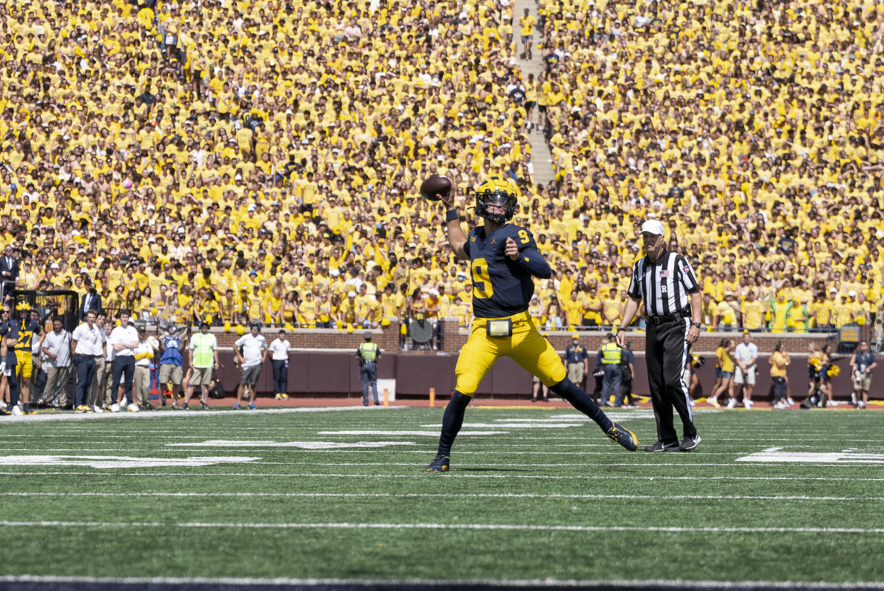 Wolverine recruiting report: Michigan's top QB prospects under