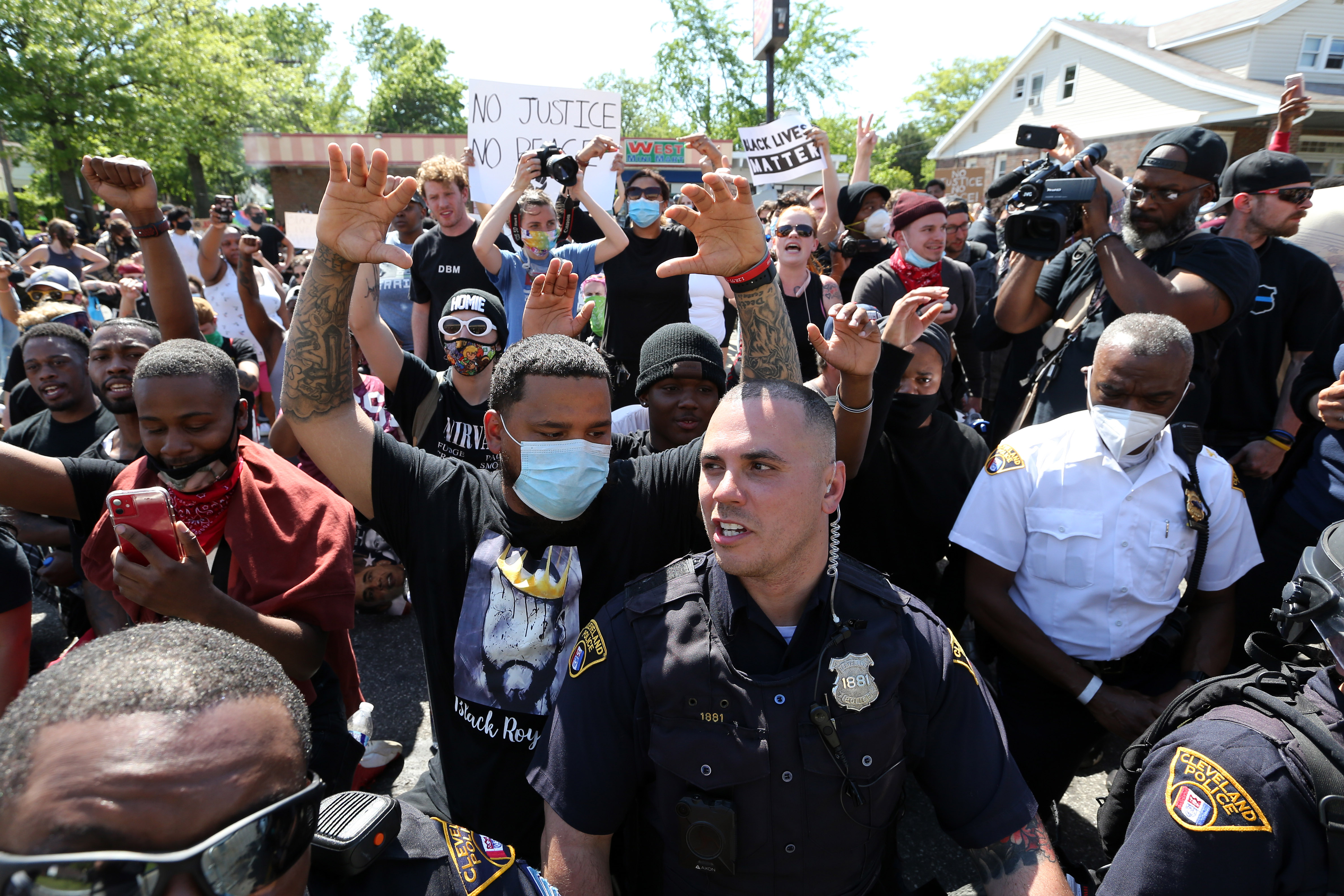 Protesters rally at Cleveland Police First District Headquarters, June ...