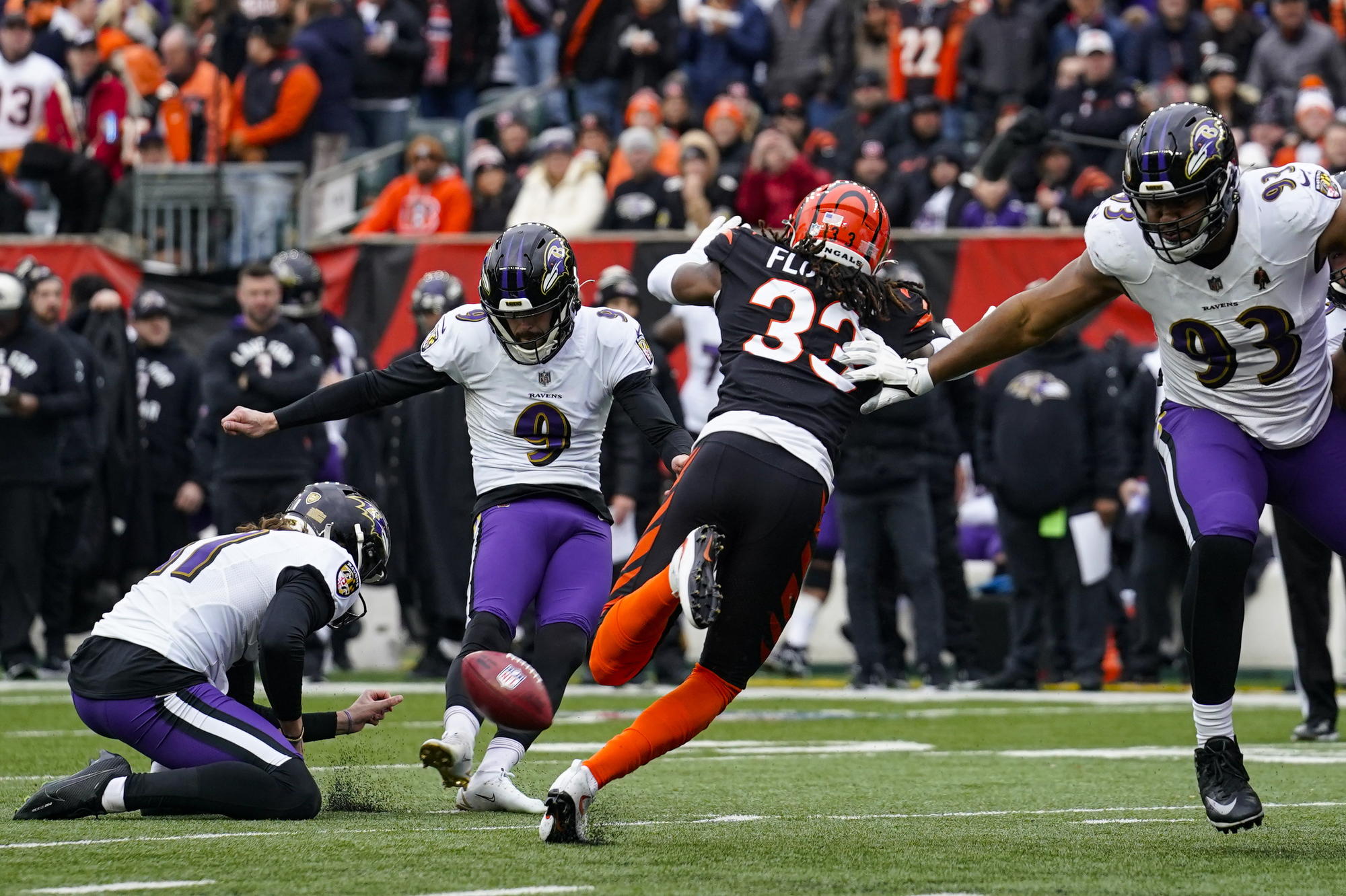 Cincinnati Bengals wide receiver Ja'Marr Chase (1) wears a shirt honoring  injured Buffalo Bills player Damar Hamlin before an NFL football game  against the Baltimore Ravens in Cincinnati, Sunday, Jan. 8, 2023. (