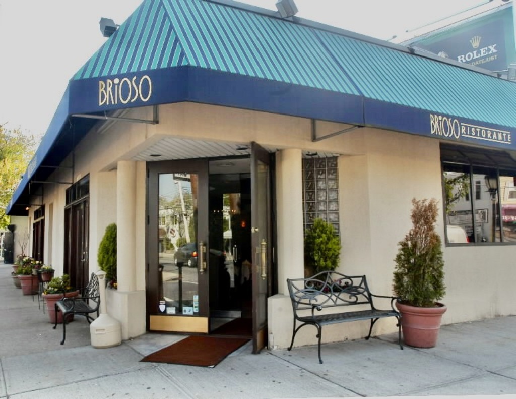 New Dorp restaurant rolls back prices to mark 24th anniversary