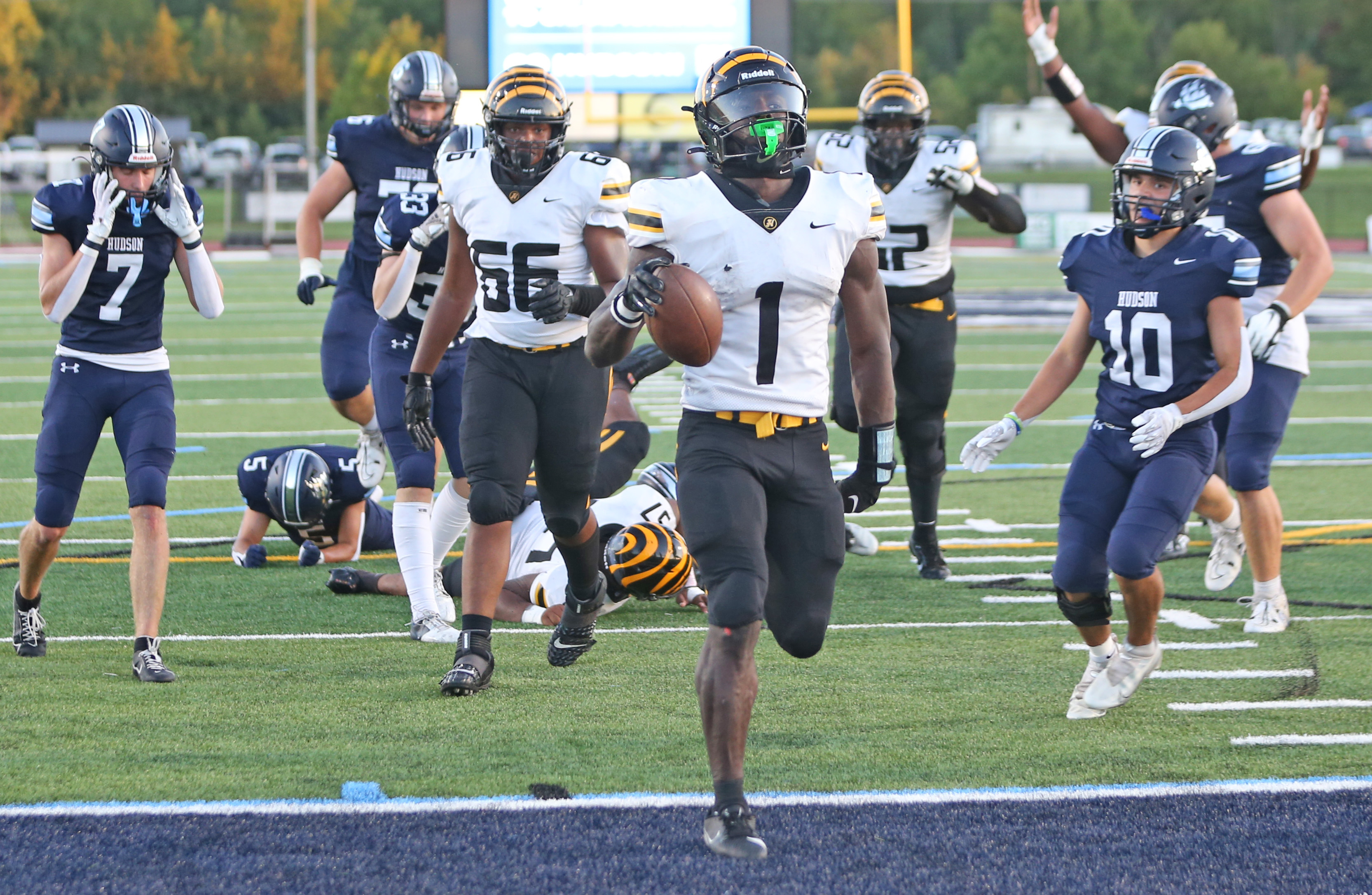 VASJ football: Vikings fall to Eagles in division title game – News-Herald