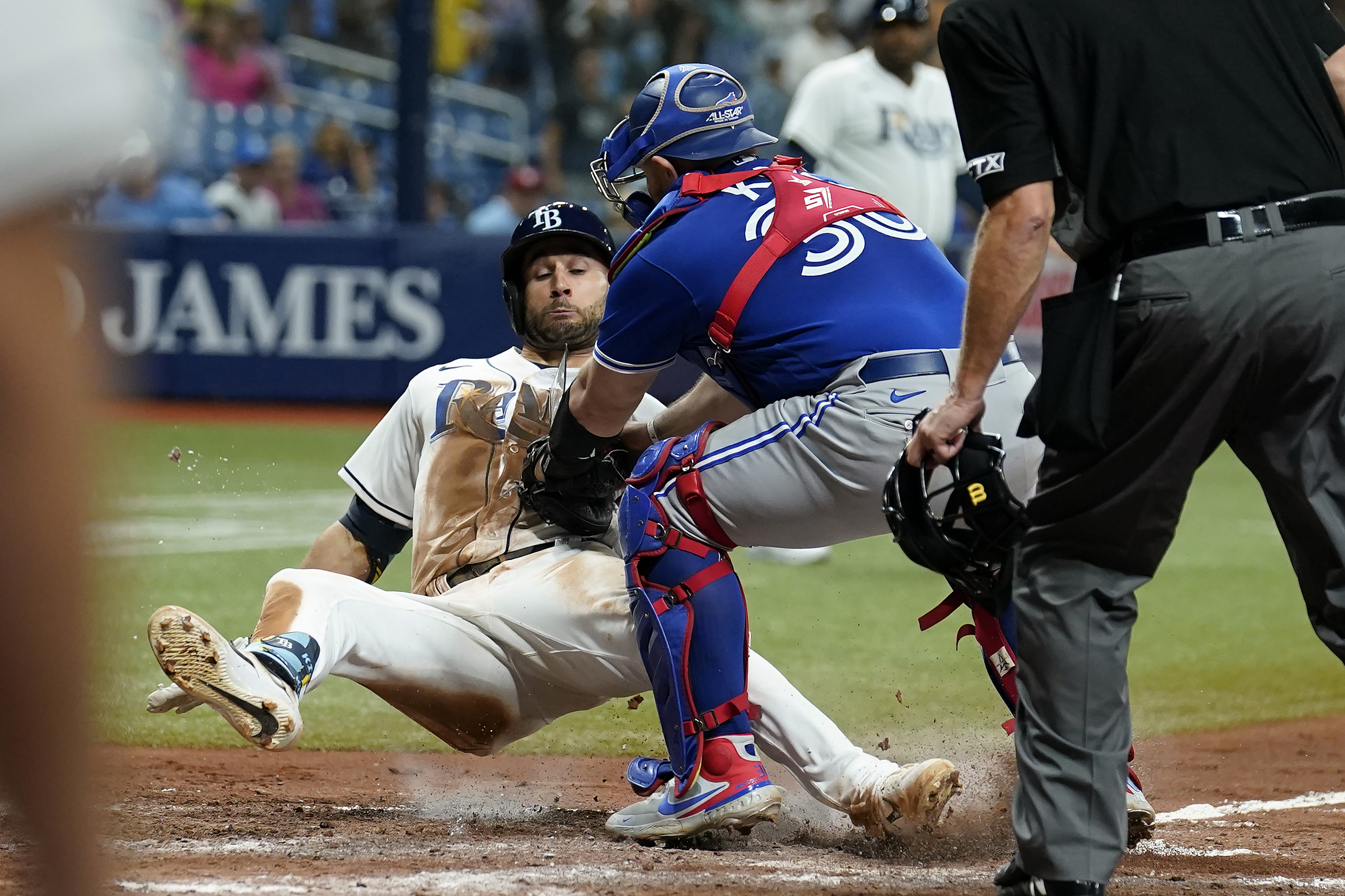 Kiermaier hit after scouting report flap; Rays to playoffs