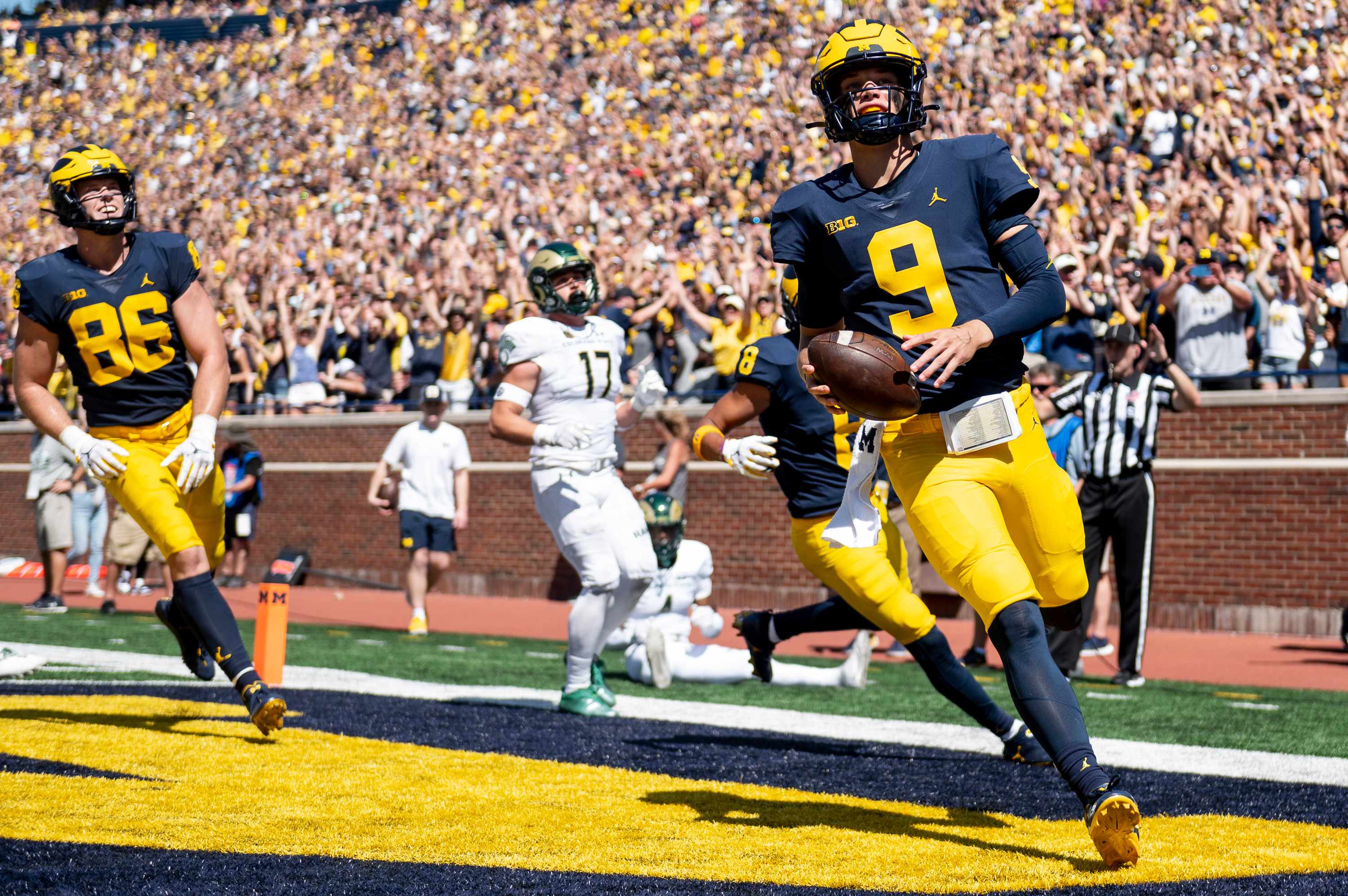 Five Thoughts On Altering Michigan's Uniforms - Sports Illustrated Michigan  Wolverines News, Analysis and More