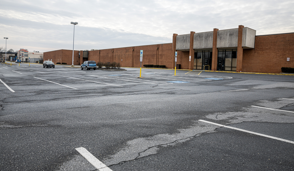 More than 225 store spaces sit empty in central Pa. malls, outlets