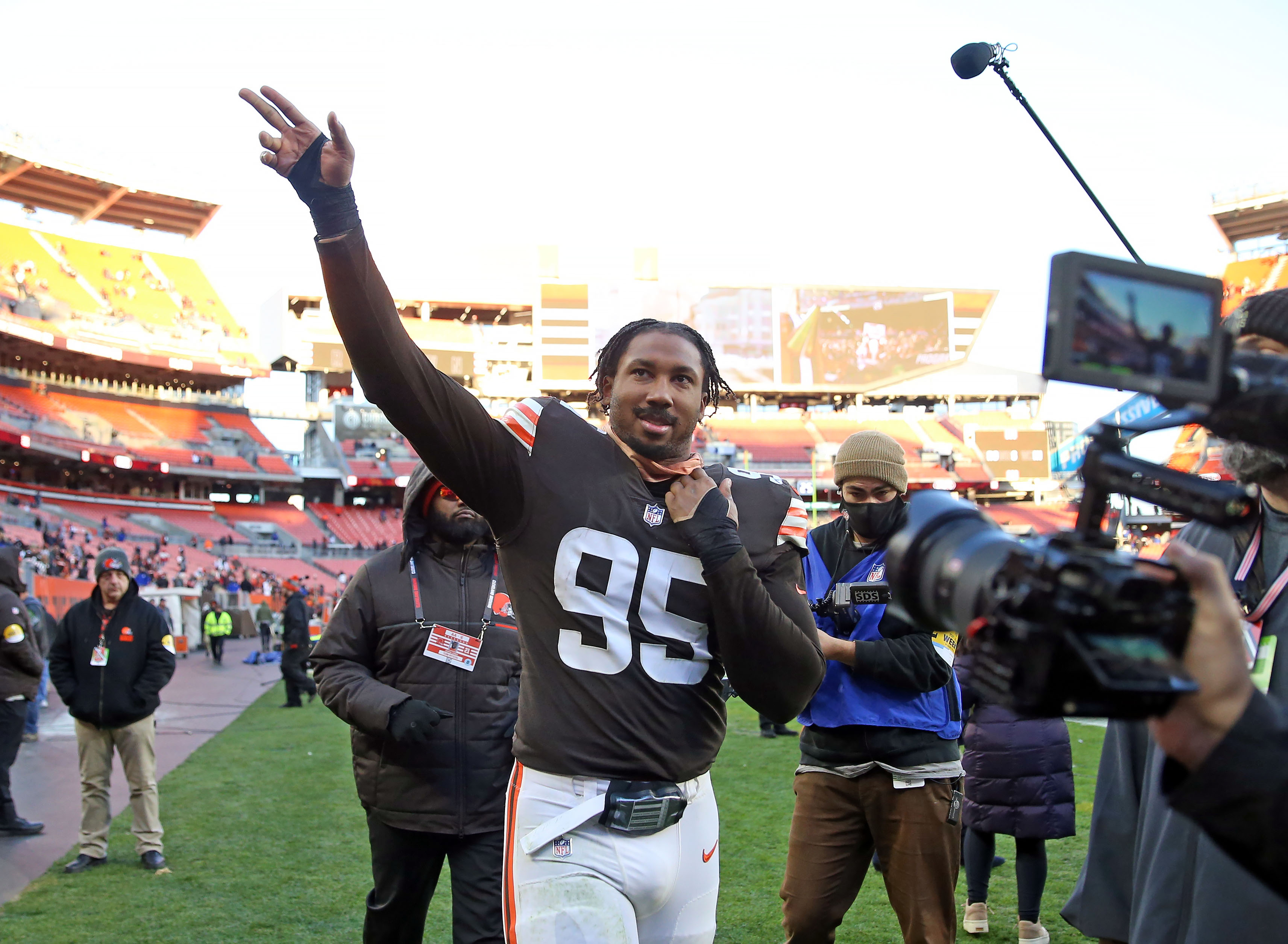 Browns' Myles Garrett, Nick Chubb, Joel Bitonio selected to Pro Bowl