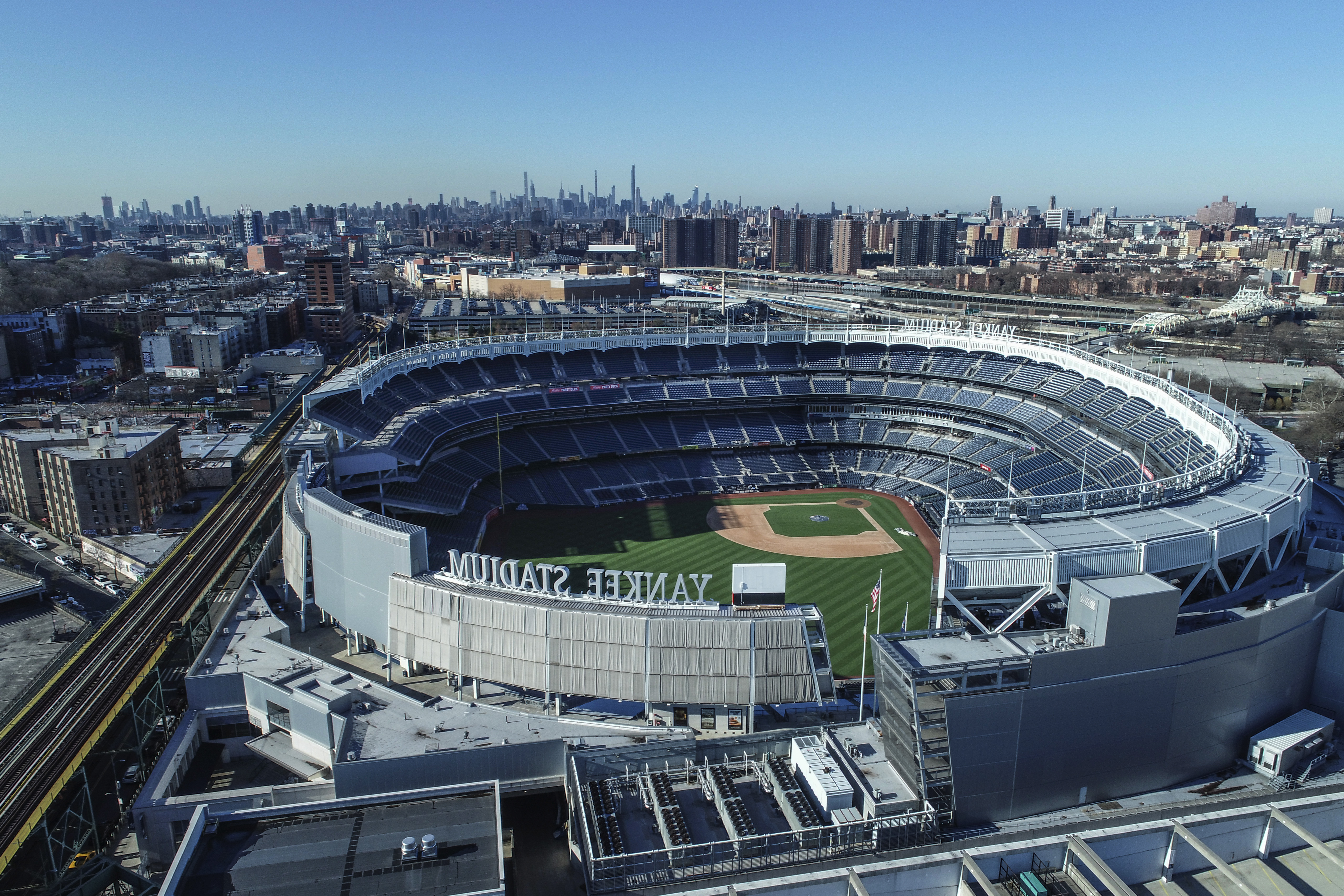 Yankee Stadium panned in fan survey of MLB ballparks 