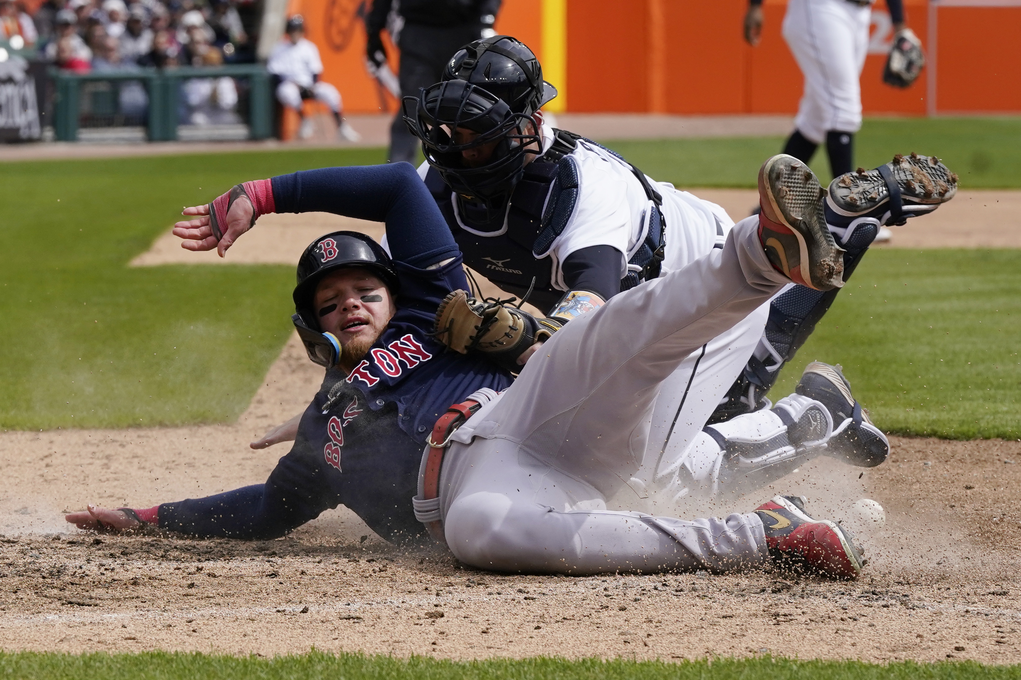 Tigers fall 6-3 to the Red Sox on Opening Day, Cabrera singles run in