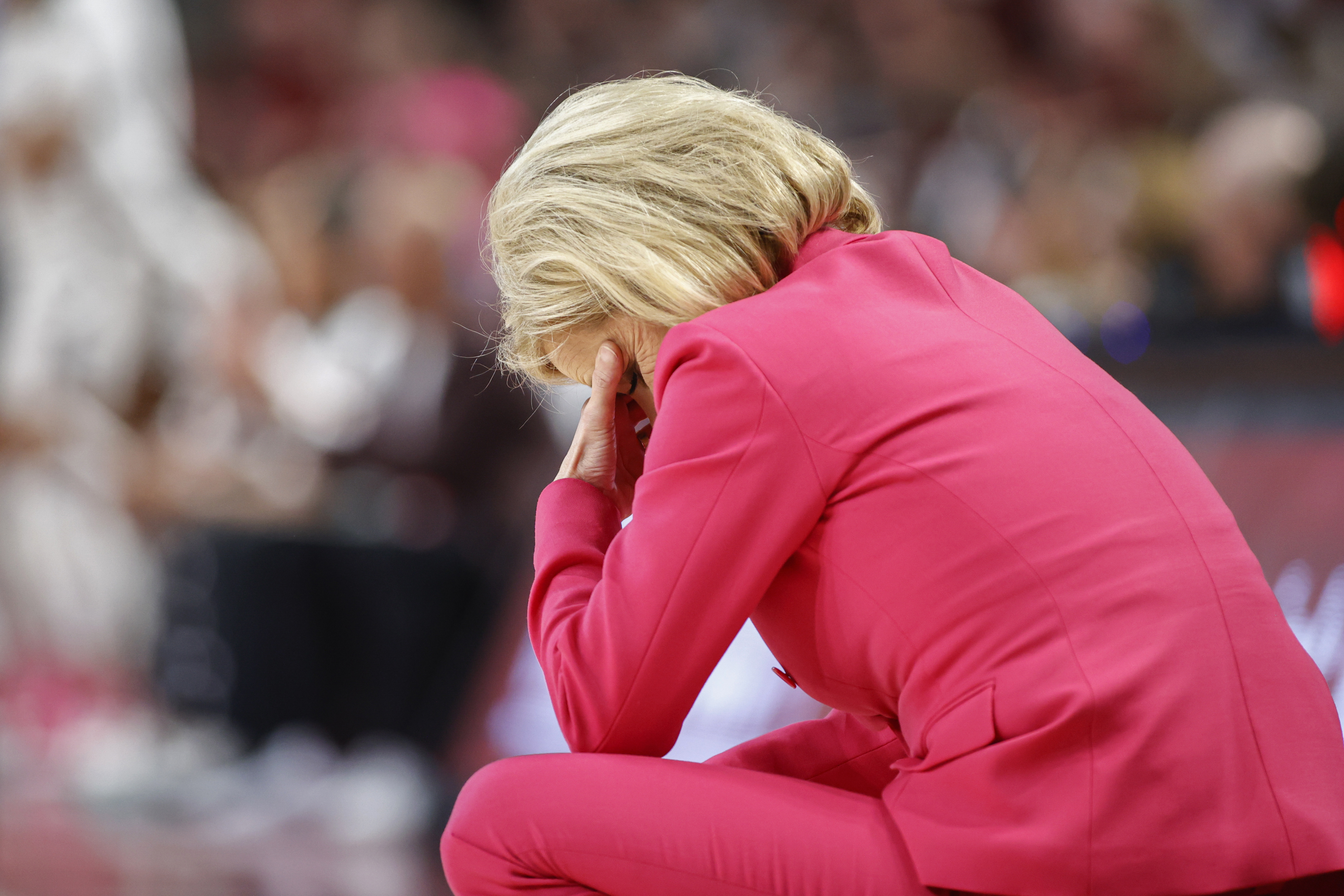 LOOK: Dawn Staley wearing Jalen Hurts jersey during South Carolina