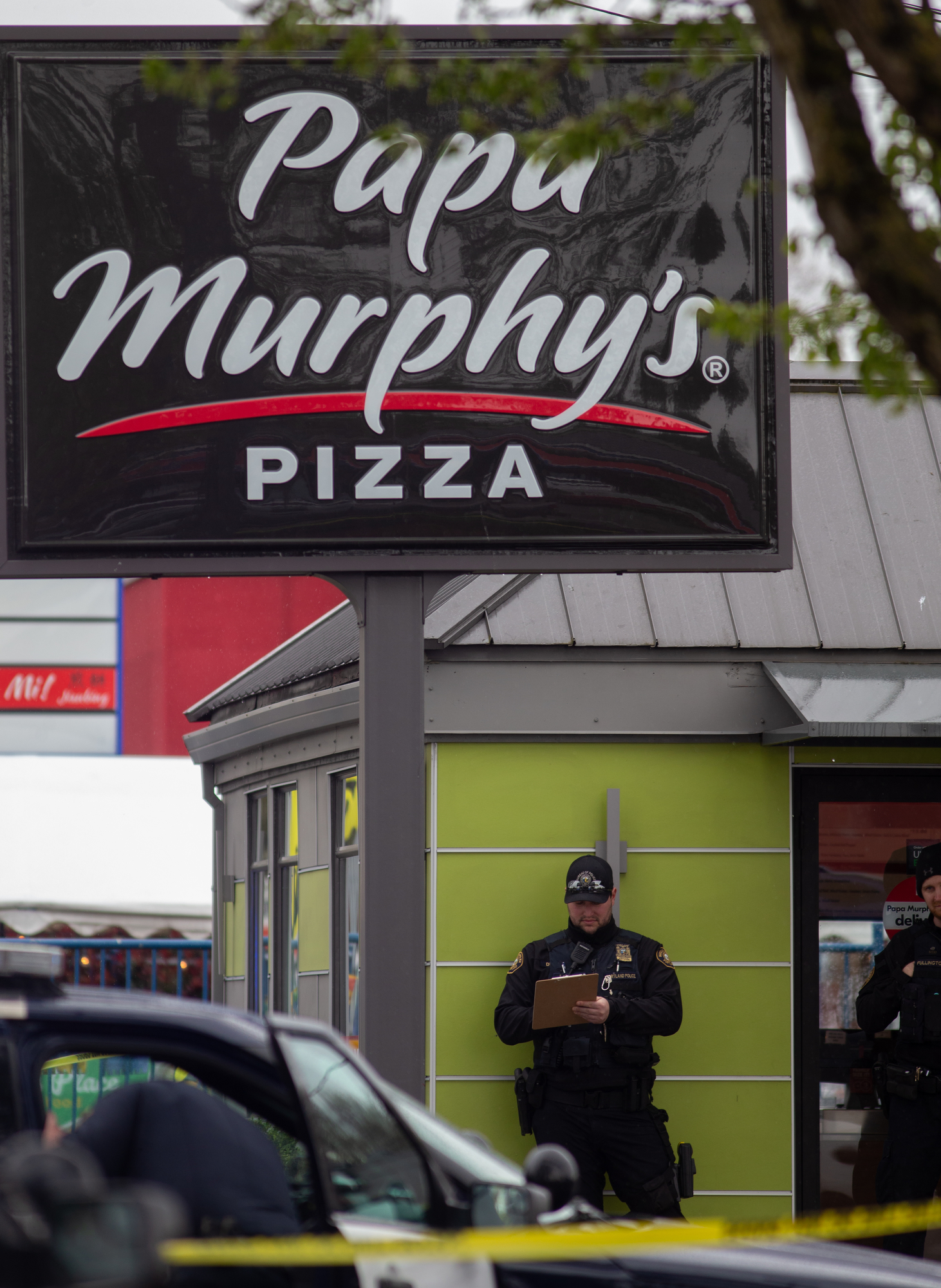 Man shot and killed in SE Portland shopping complex - oregonlive.com