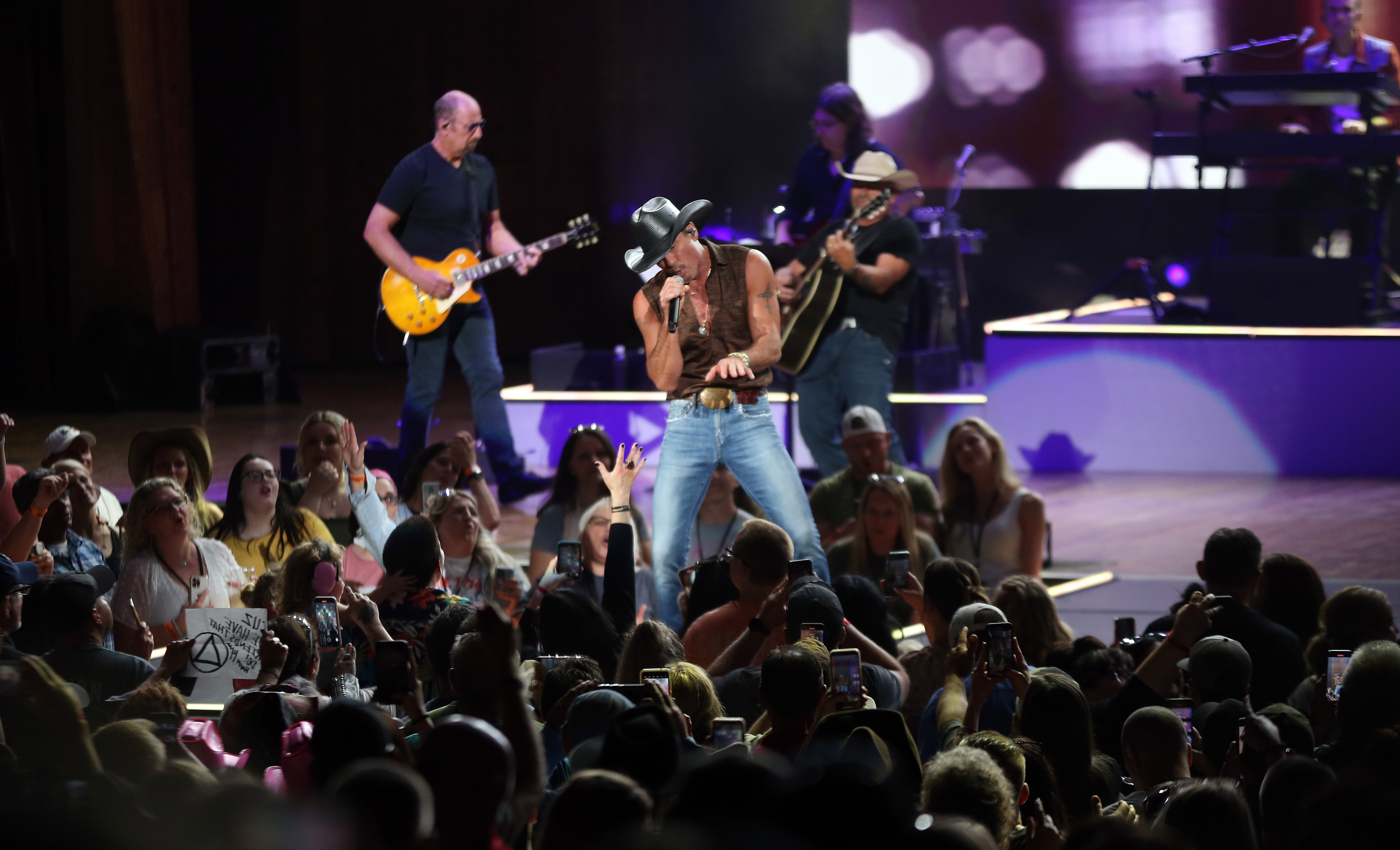 Tim McGraw coming to Blossom Music Center in 2022 