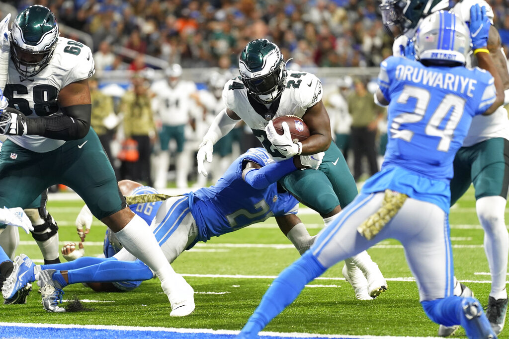 Jordan Howard injury: Eagles RB suffers stinger in Week 16 - DraftKings  Network