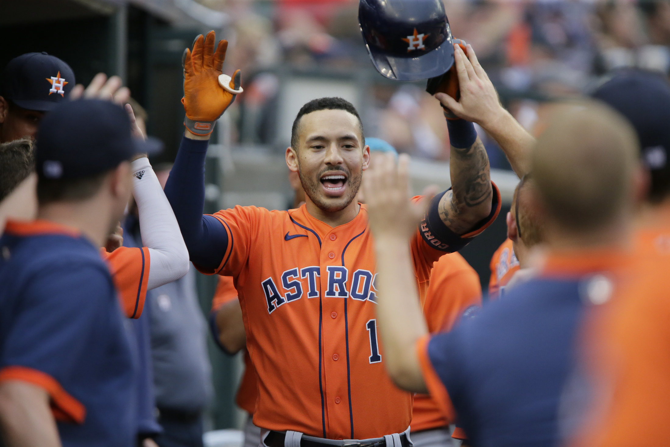 Astros look to contend again in wake of Correa's exit
