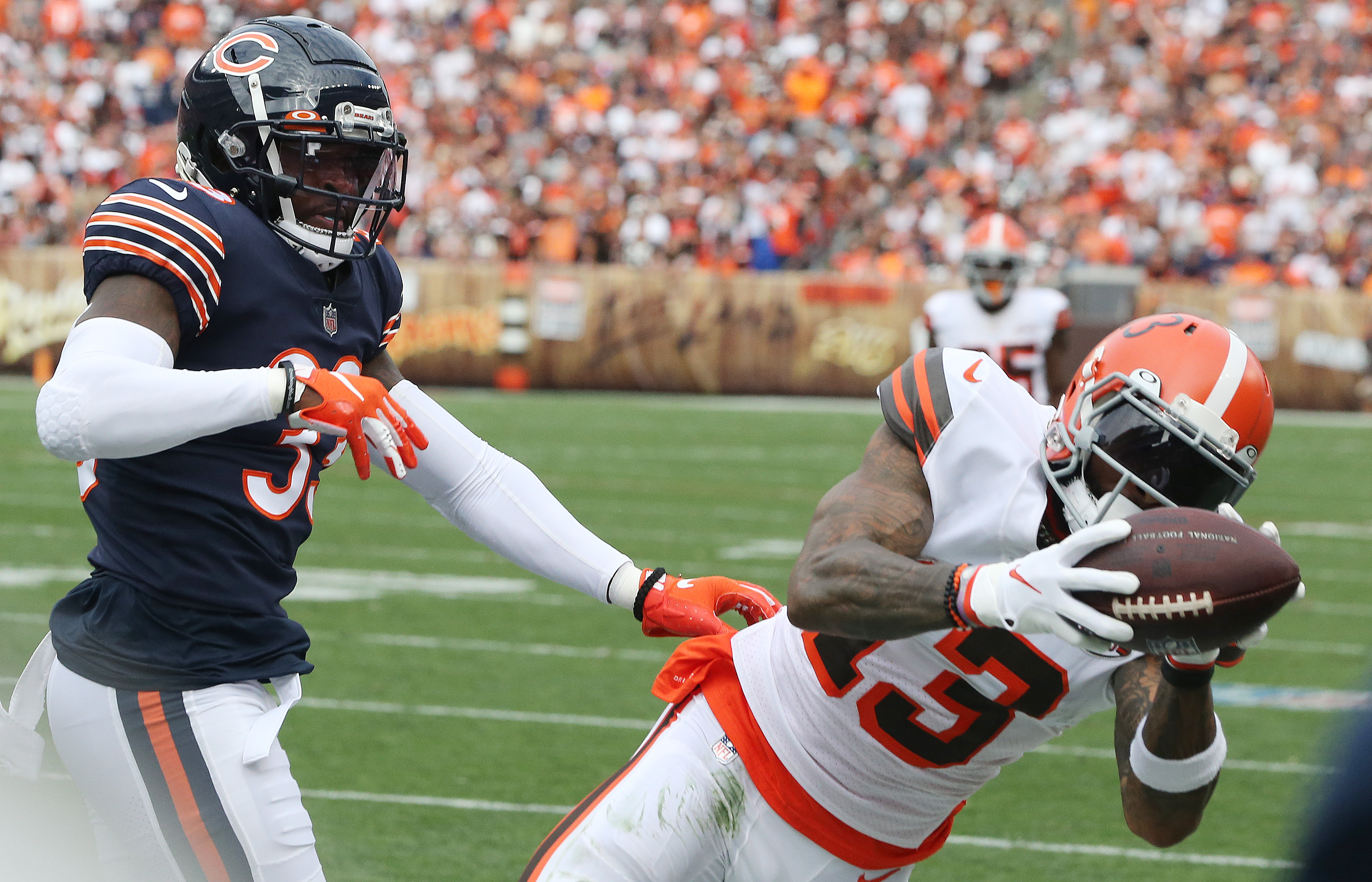 Browns debut throwback uniforms against Chicago Bears