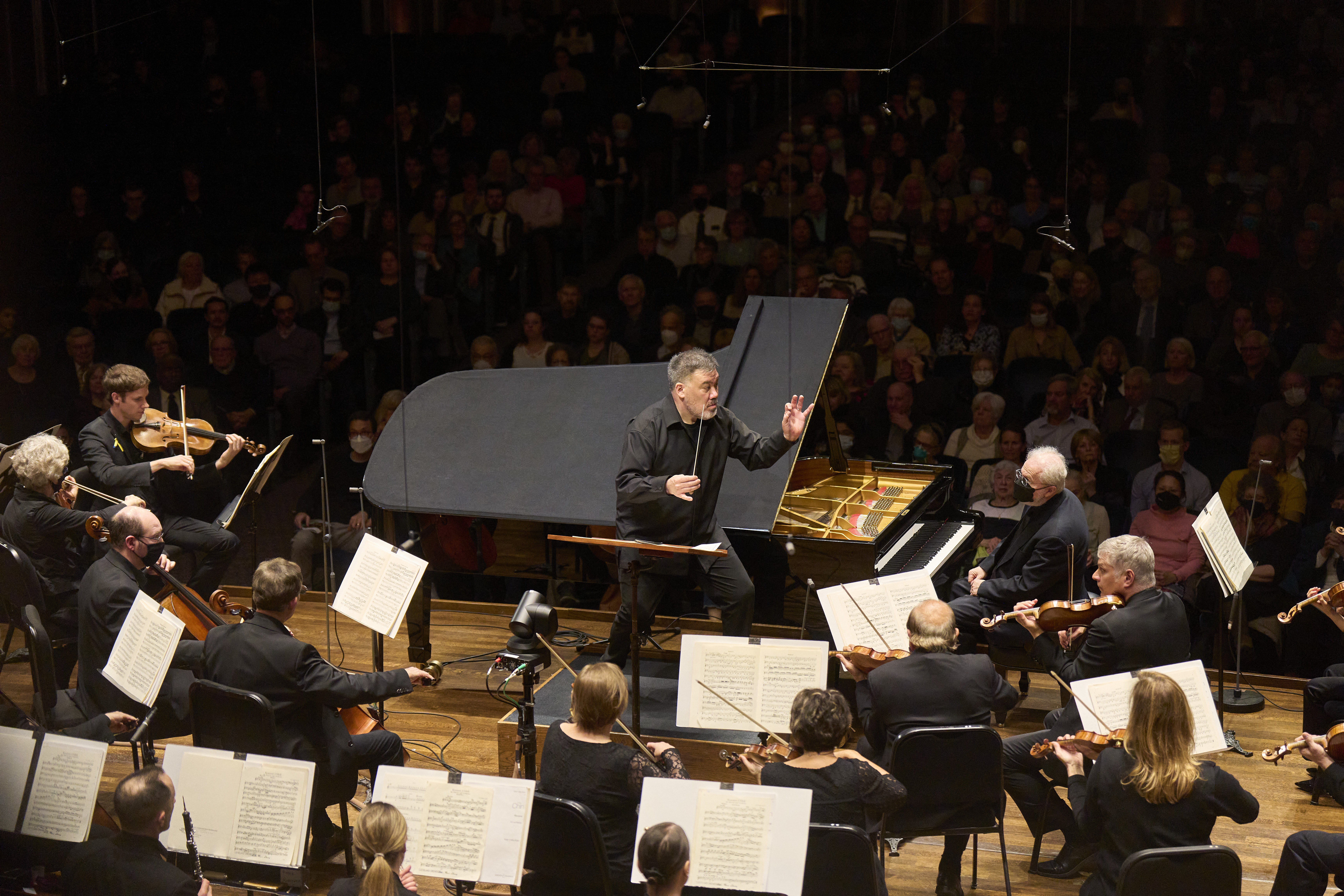 Cleveland Orchestra shines brightly in reunion with two favored guests -  cleveland.com