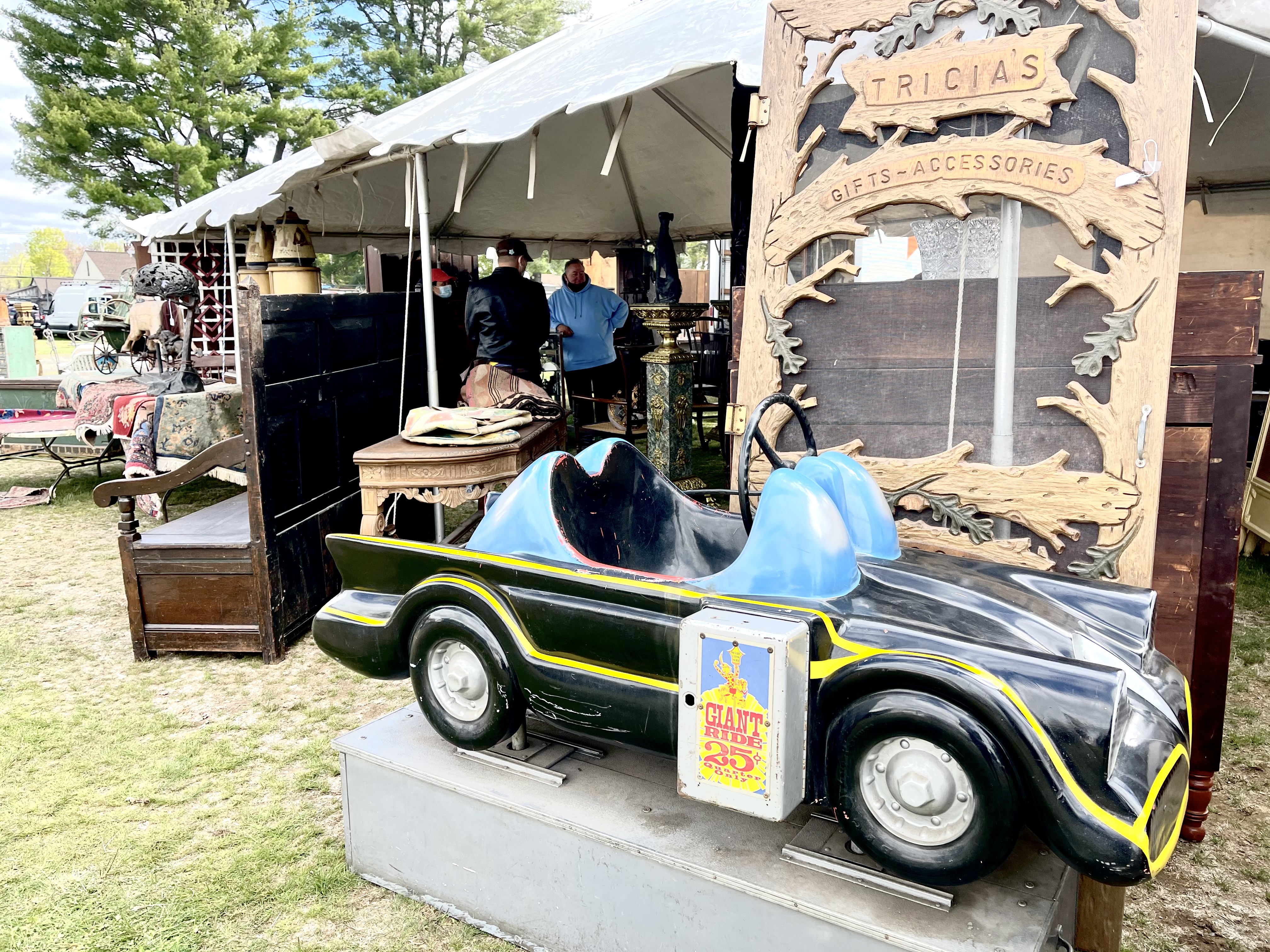 Antiques Roadshow Star Leigh Keno To Do Live Event At Brimfield Flea Market S July Show Masslive Com